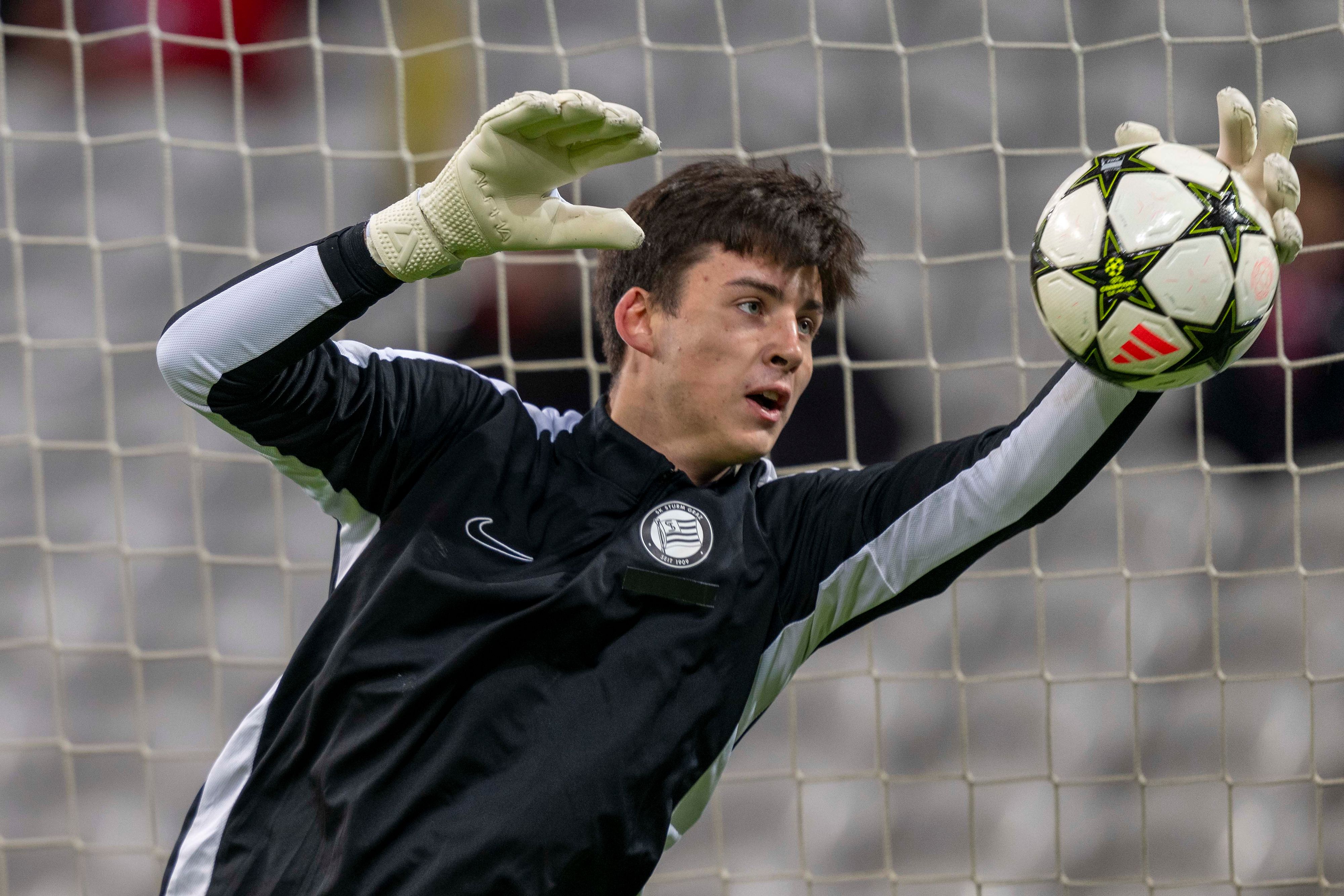 Daniil Khudyakov fällt verletzt aus.