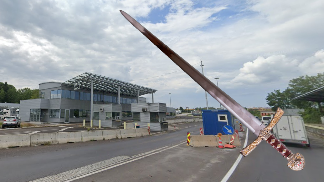 Die Polizei fand bei der Kontrolle an der Grenze in Wullowitz ein 70 Zentimeter langes Schwert. (Symbolbild)
