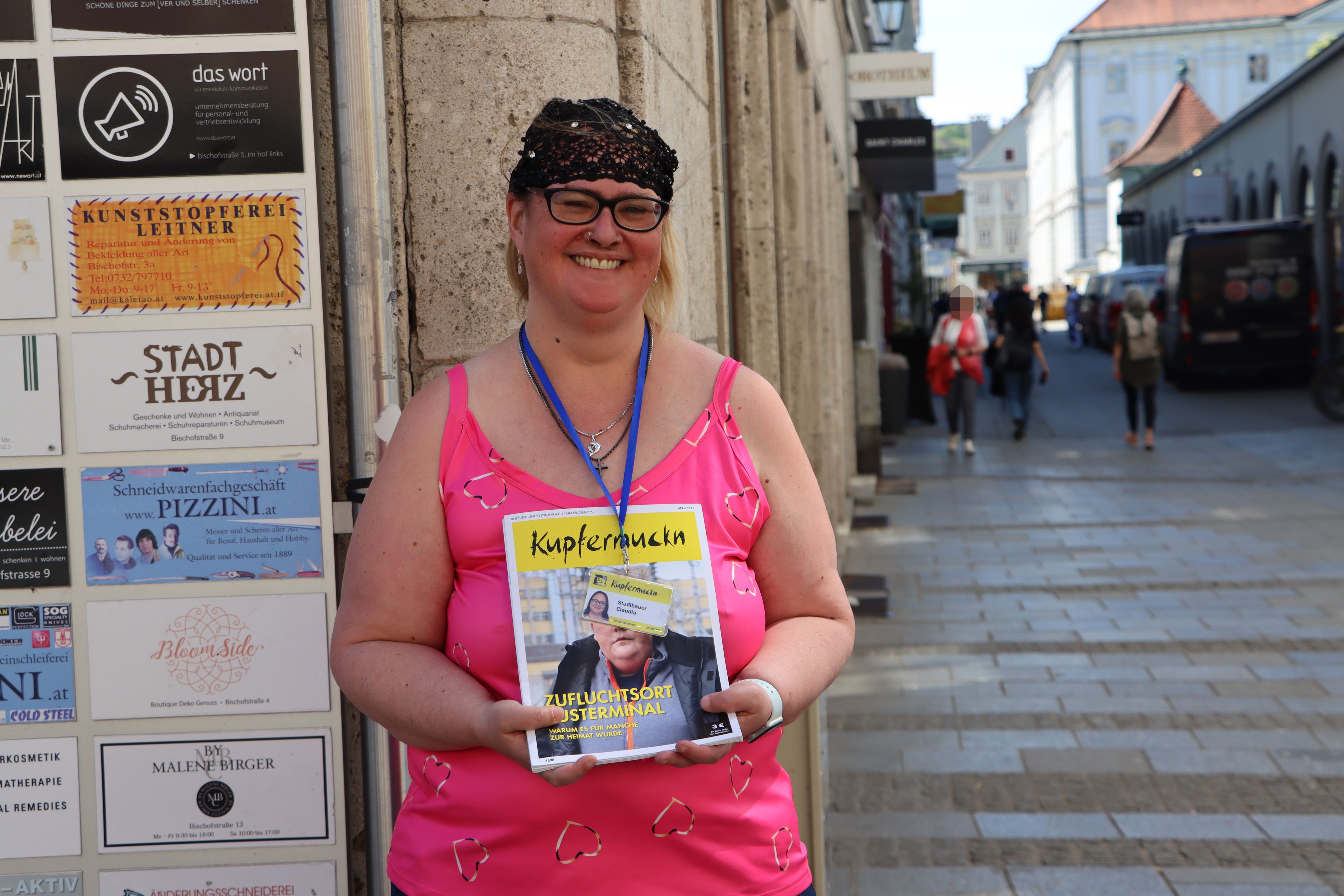 Für Verkäufer wie Claudia ist die Kupfermuckn nicht nur eine Einkommensquelle, sondern auch eine sinnvolle Aufgabe.