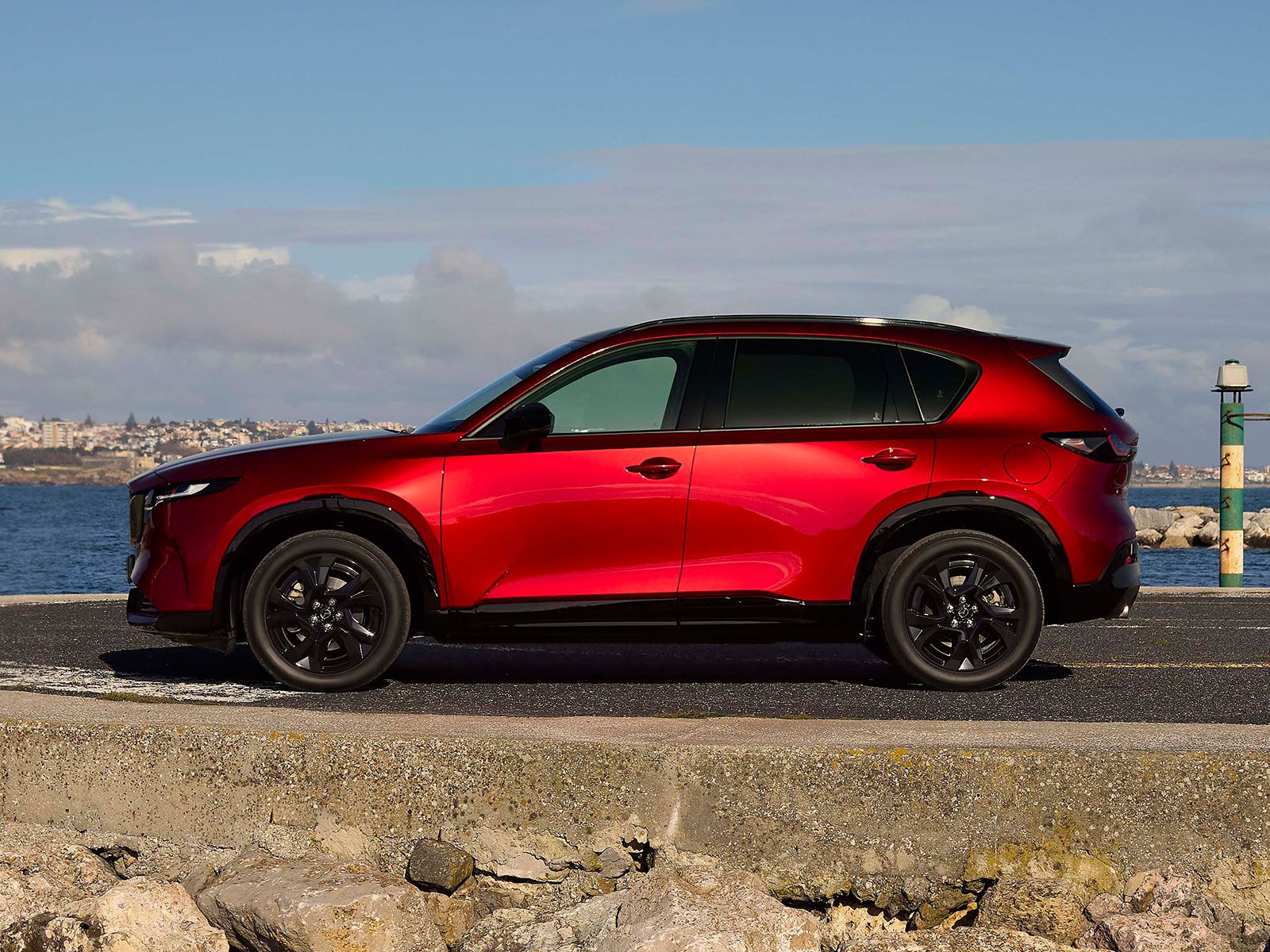 Vier Ausstattungslinien stehen zur Wahl.