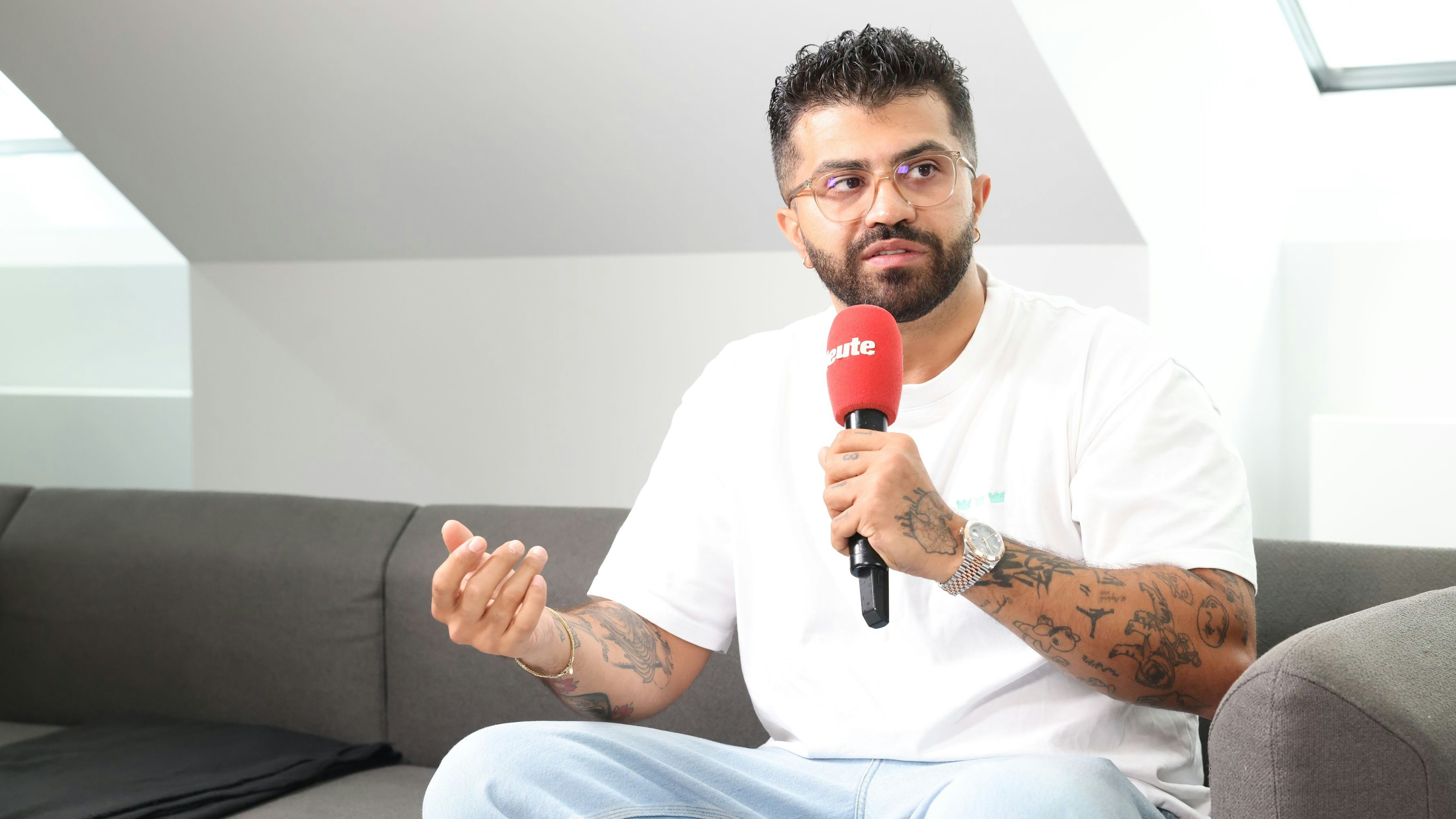 Heute.at - Aufs Maul hauen: Comedian Aladdin rastet bei Show aus
