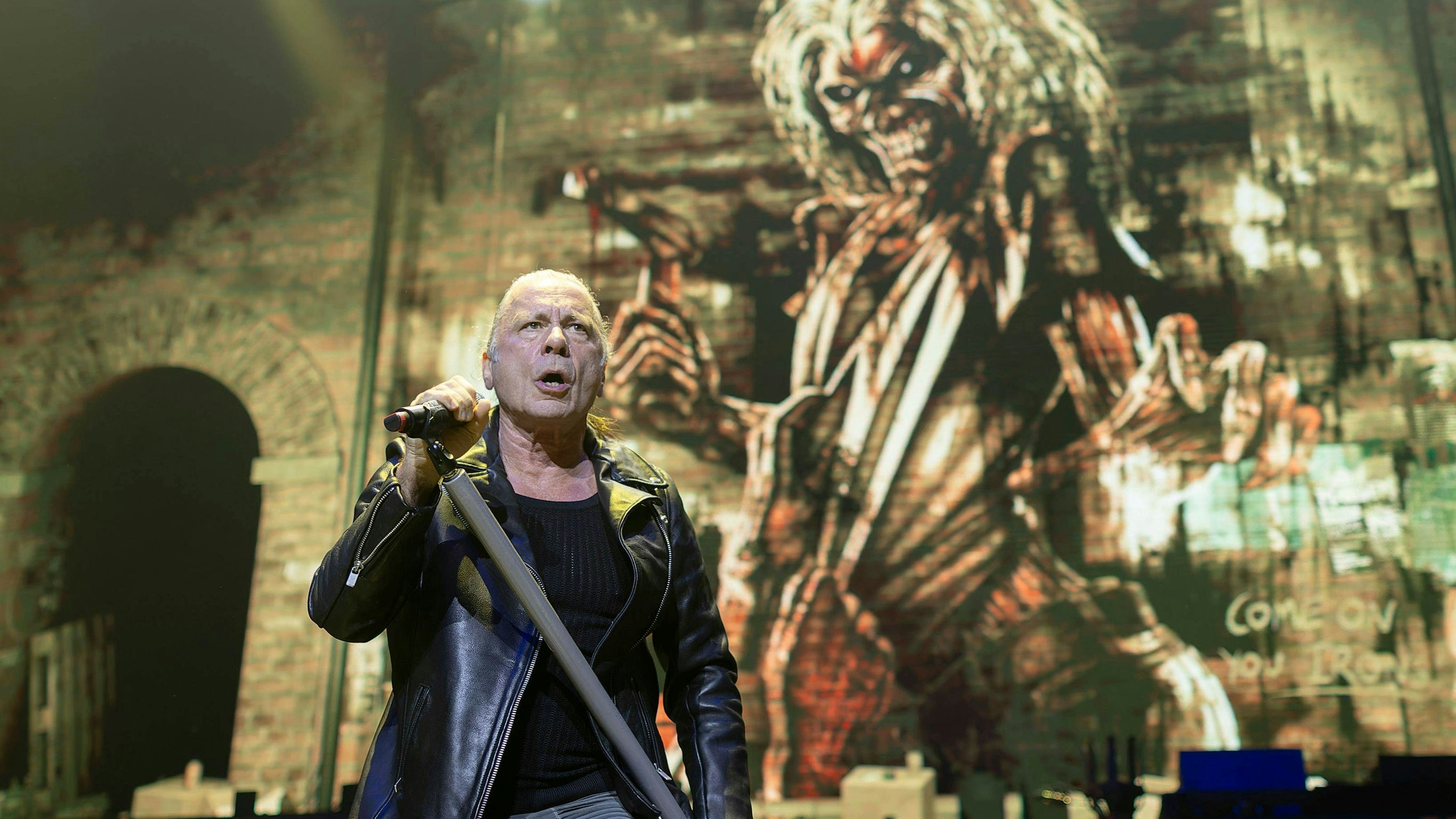 Heute.at - Iron Maiden live in Wien – Monster-Show, Handy No-Go!