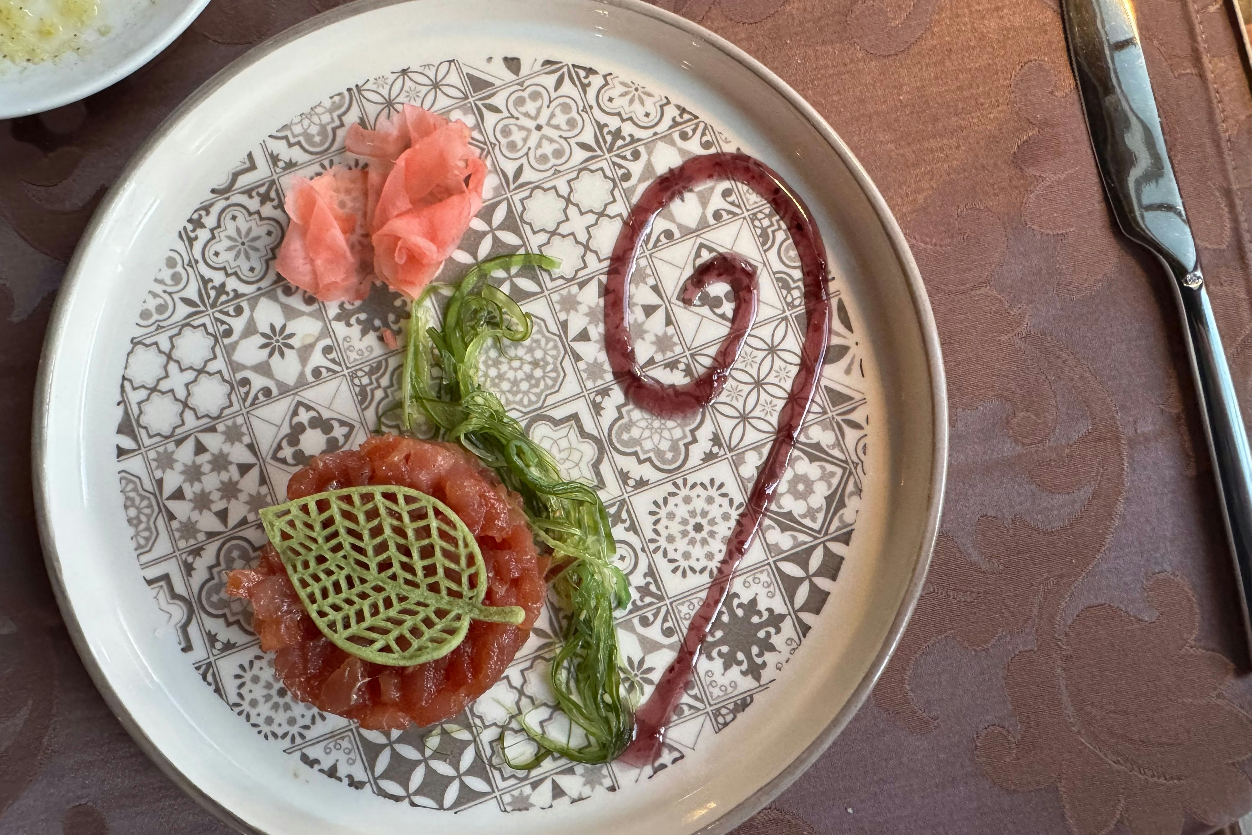 Thunfischtartar mit Traubencreme und Wasabi