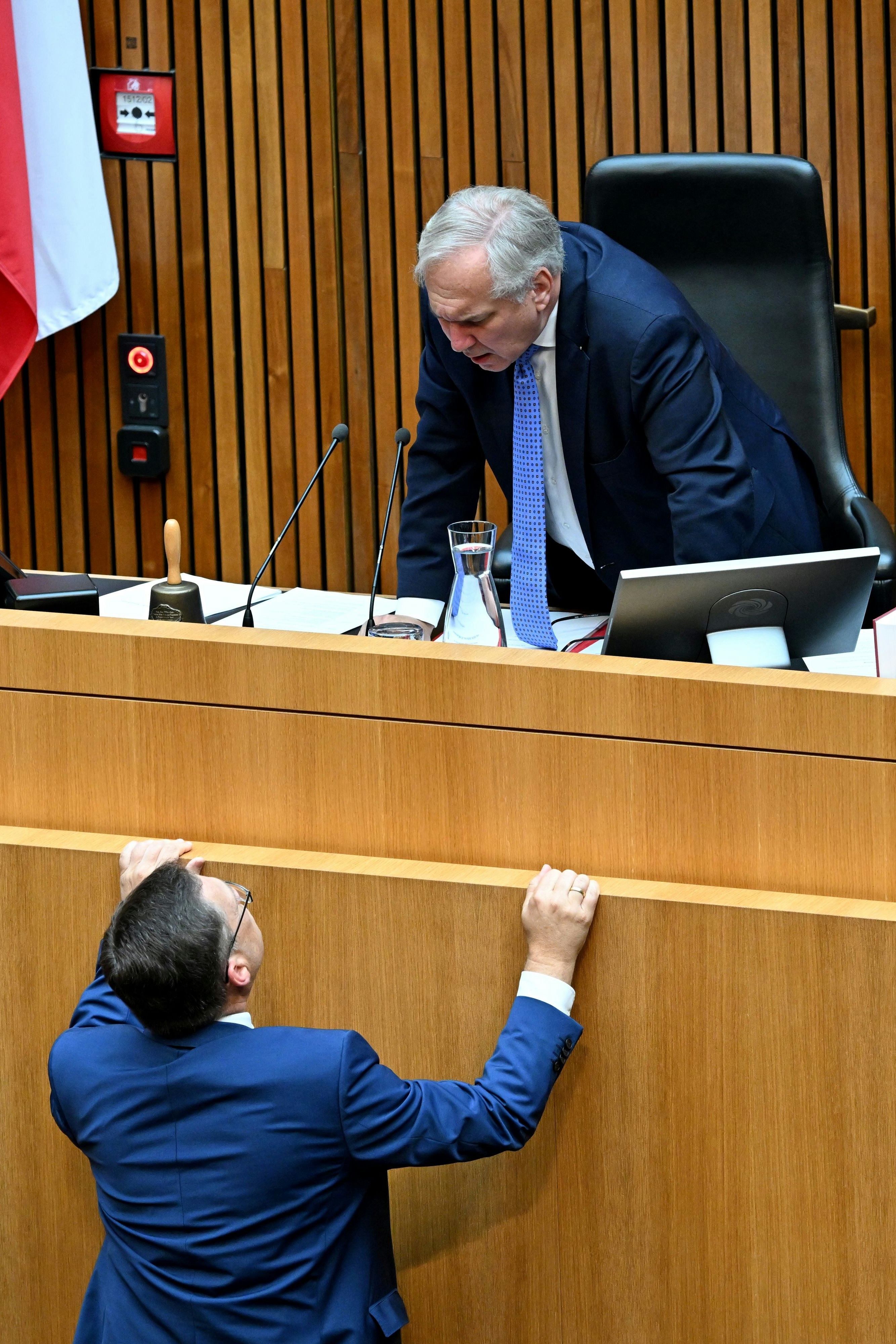 Wenn du ein bisschen Anlauf nimmst, schaffst du es vielleicht bis ganz nach oben