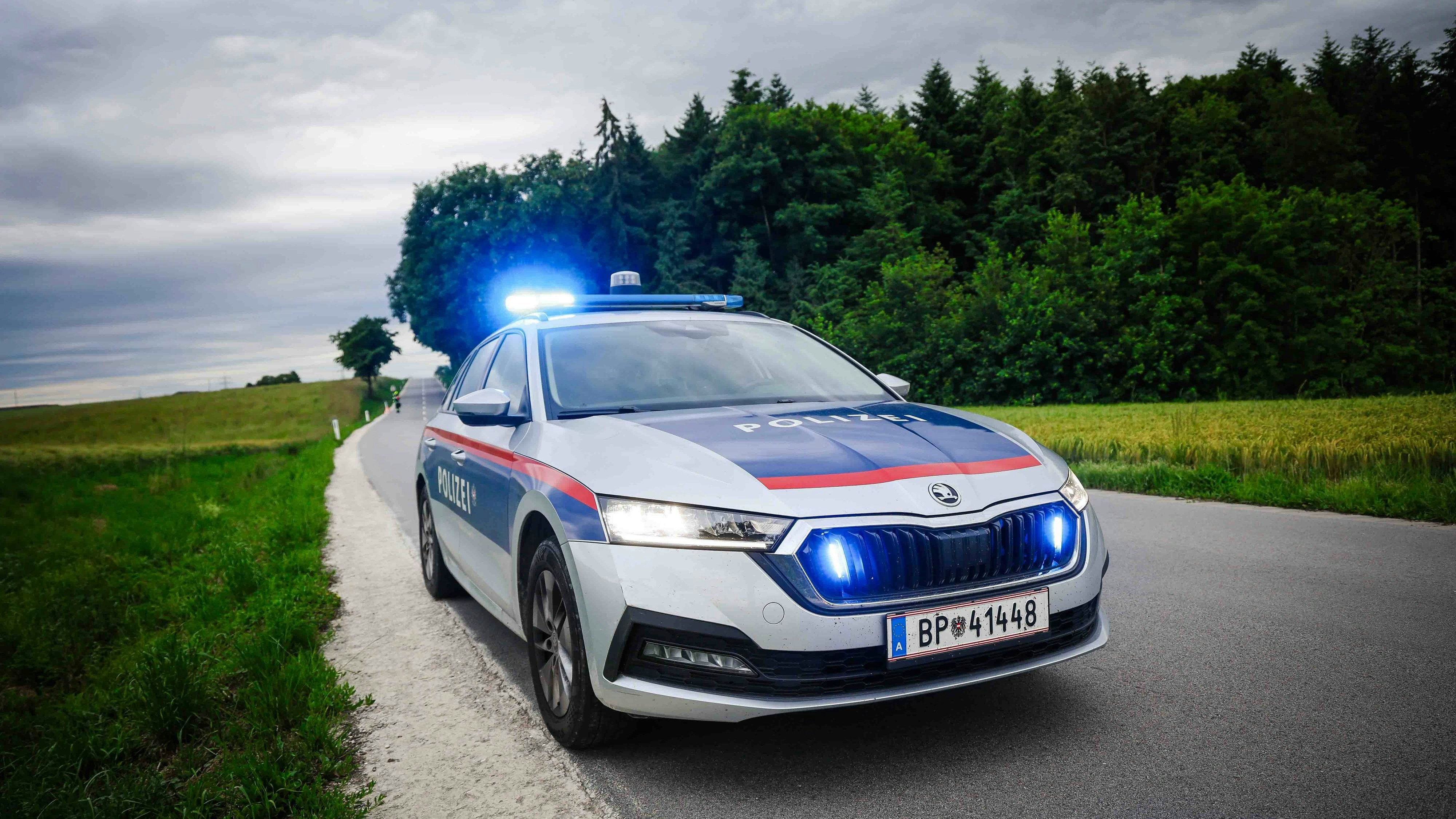 Heute.at - Biker prallt in unübersichtlicher Kurve gegen Lkw – tot