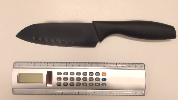 Heute.at - Mann jagt Teenies mit Messer über Tankstellen-Gelände