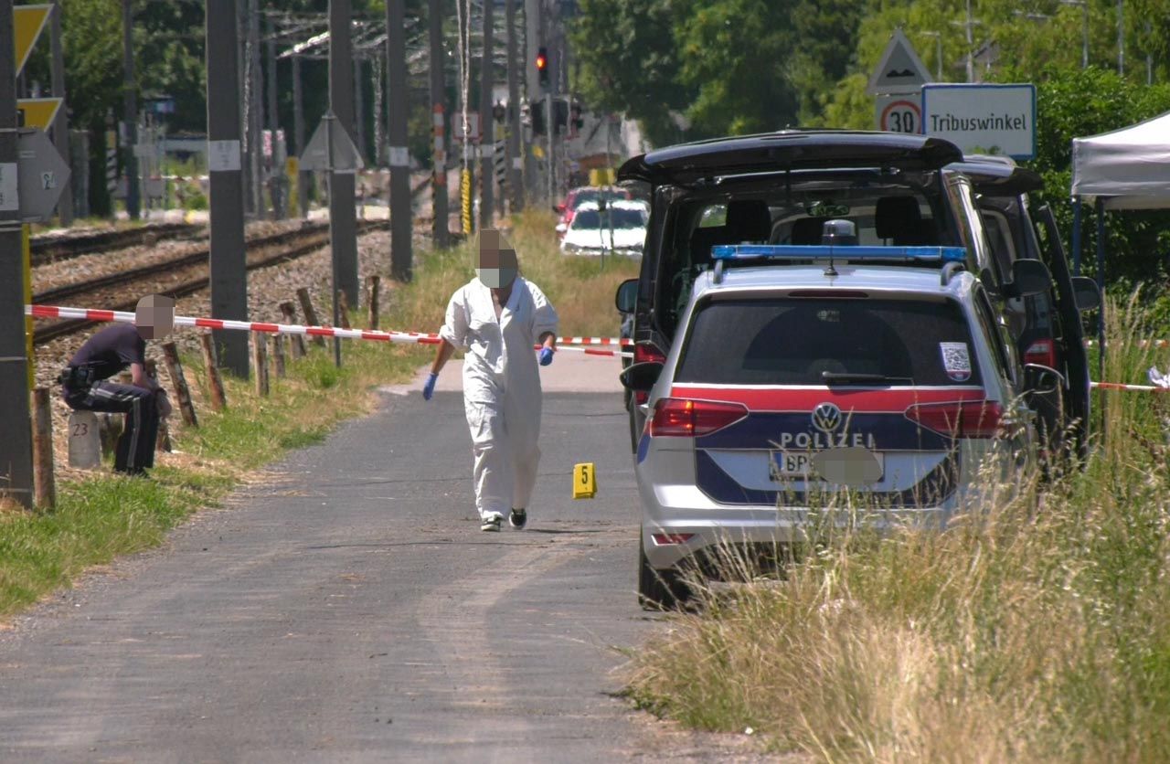 Bluttat mit zwei Toten: Kripo ermittelt