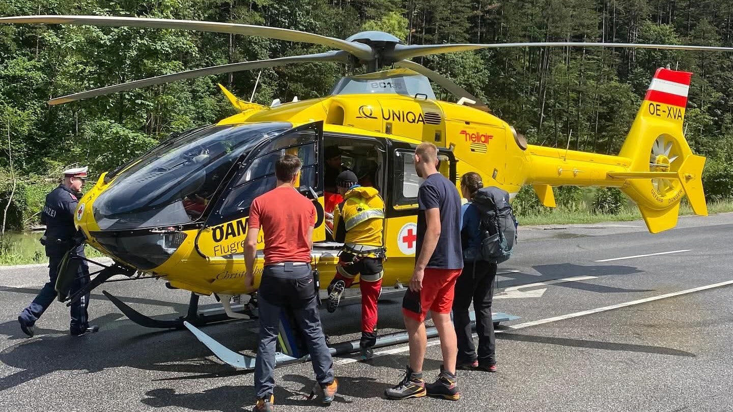Heute.at - Blitz schlug neben Wanderer ein: Notarztheli im Einsatz