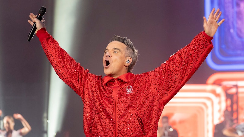 Robbie Williams heizte seinem österreichischen Publikum am 12. Juli 2025 im Wiener Ernst-Happel-Stadion mit seinen Hits ordentlich ein.