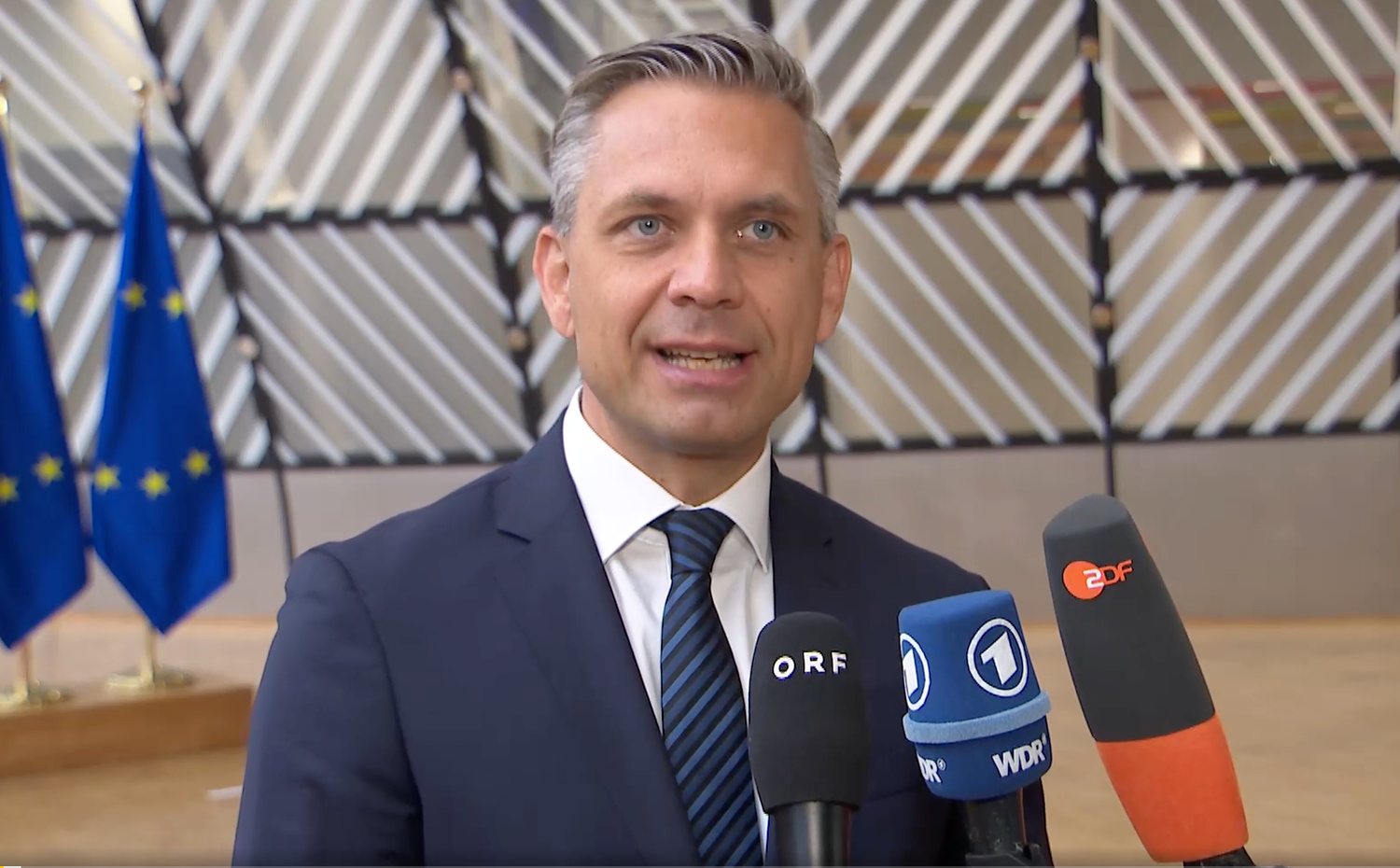 VP-Wirtschaftsminister Wolfgang Hattmannsdorfer beim außerordentlichen EU-Handelsministerrat in Brüssel.