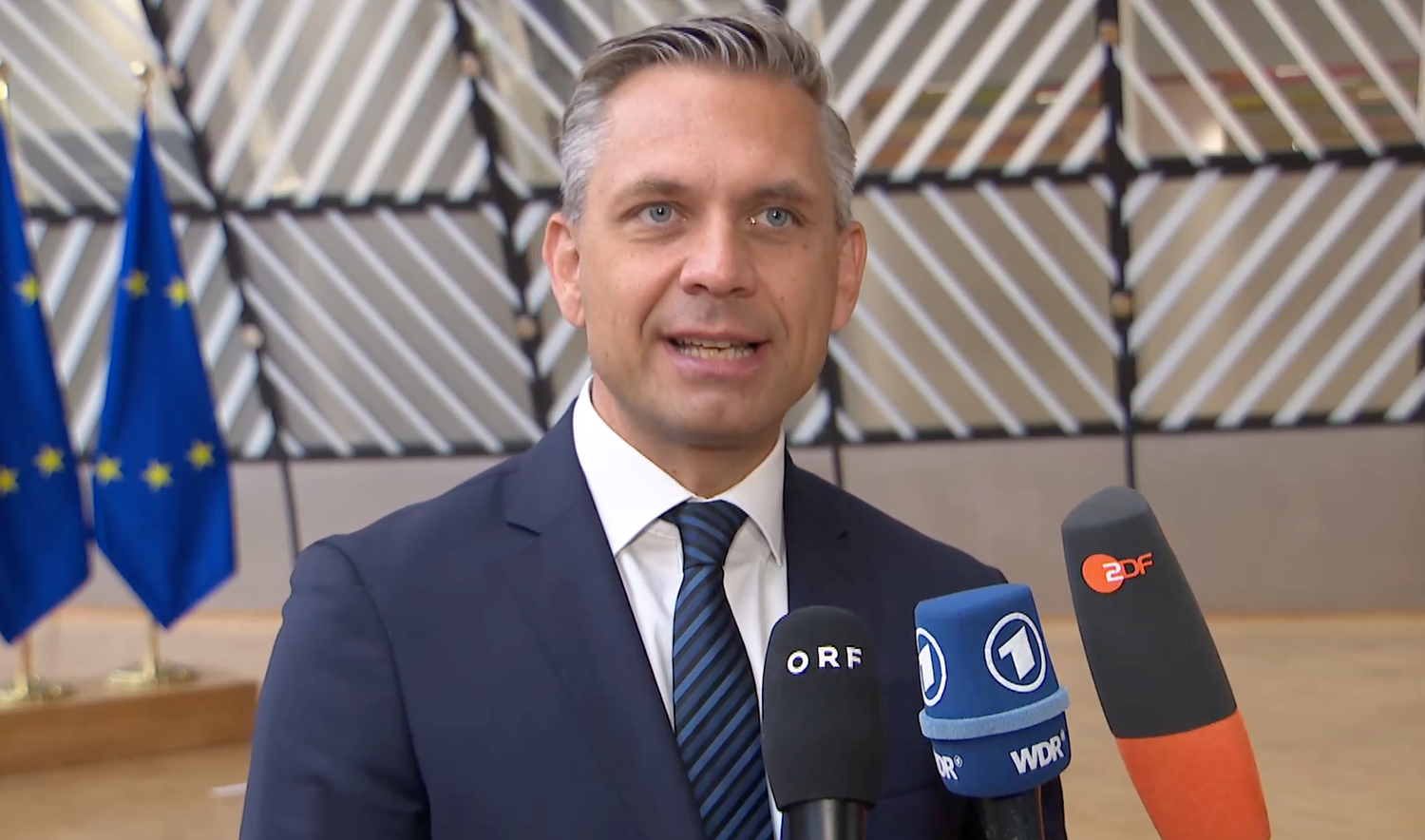 VP-Wirtschaftsminister Wolfgang Hattmannsdorfer beim außerordentlichen EU-Handelsministerrat in Brüssel.