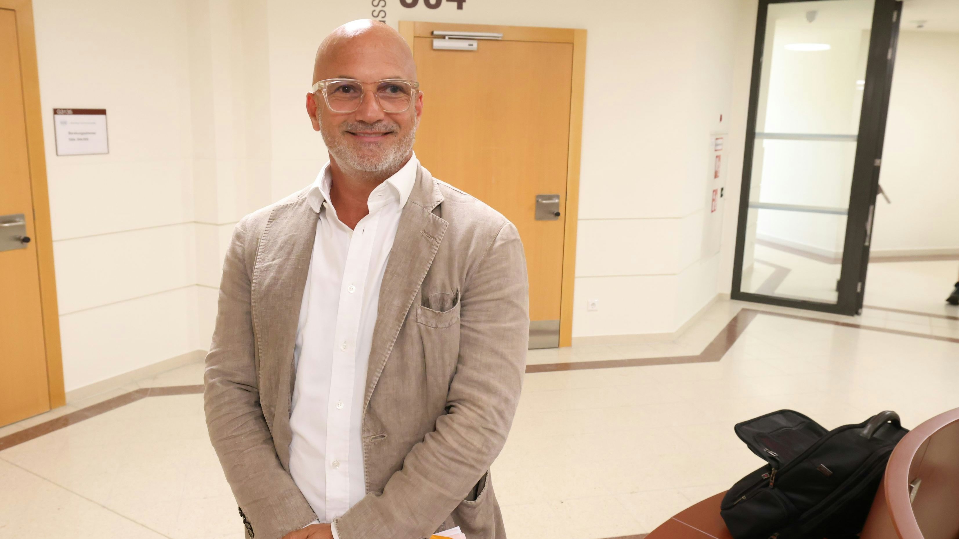 Schreckt auch vor explosive Fällen nicht zurück und behält den Durchblick: Nik Rast.