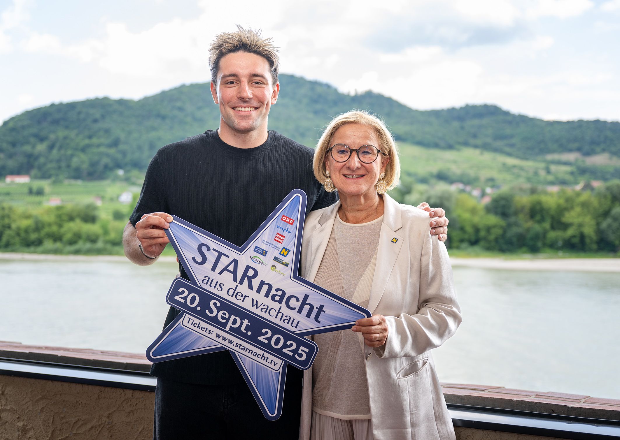 Landeshauptfrau Johanna Mikl-Leitner mit Musiker Alexander Eder