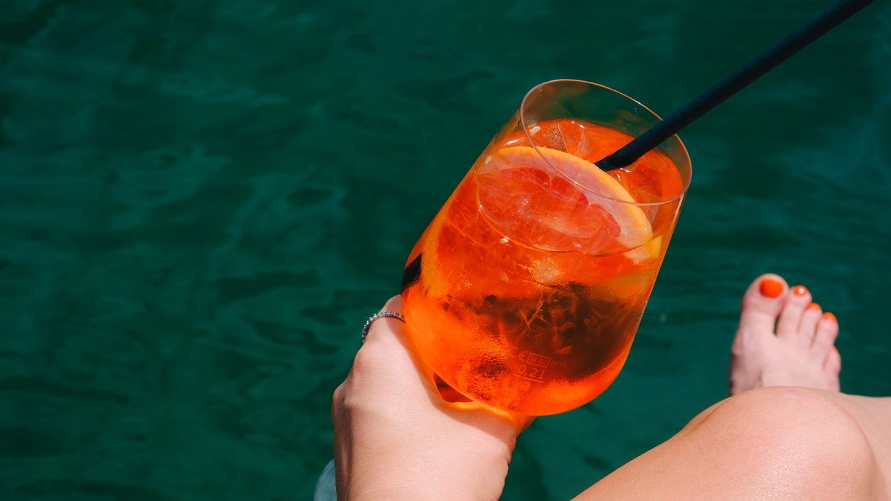 Heute.at - In dieser Stadt ist der Aperol Spritz am günstigsten