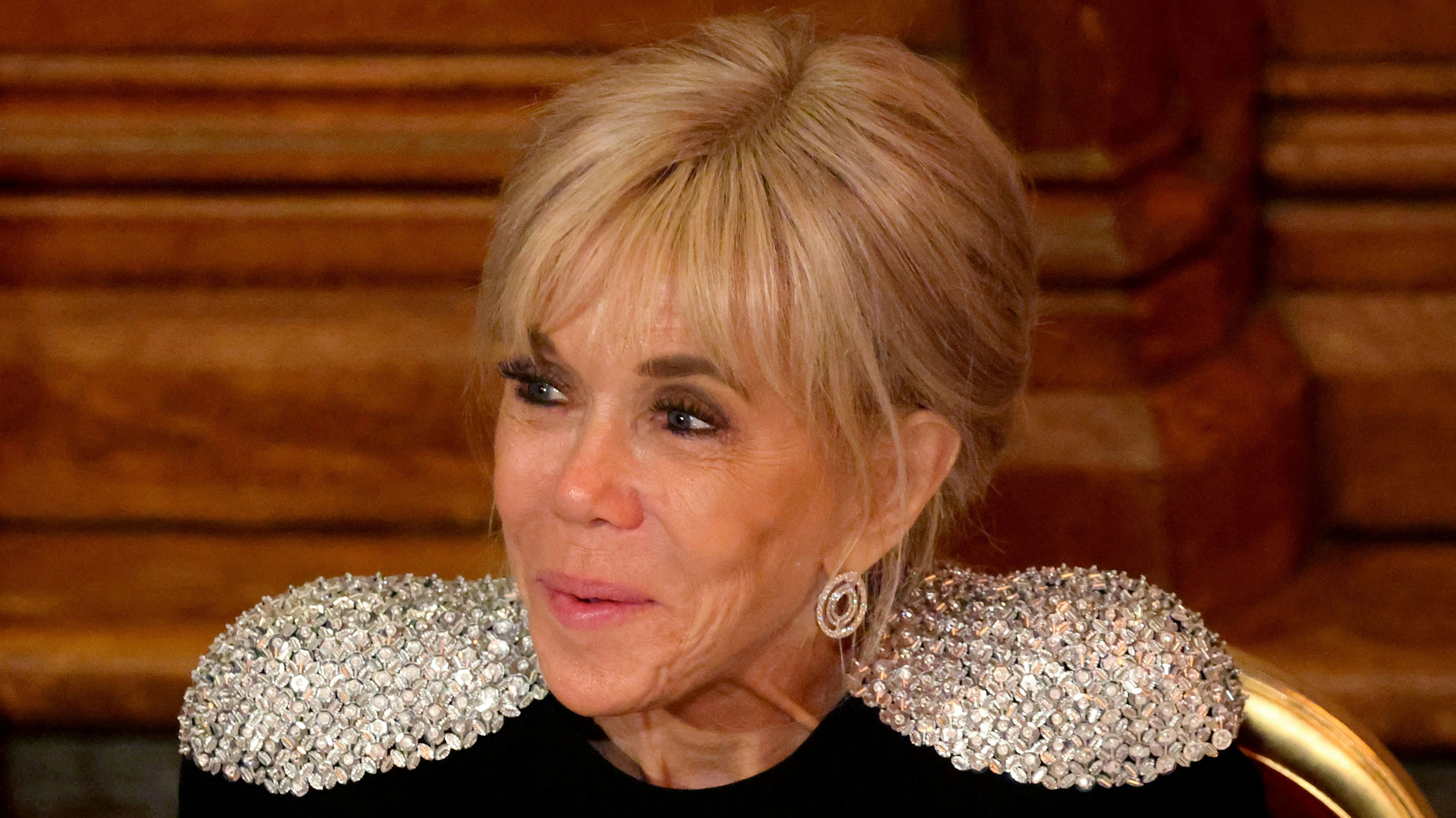 Heute.at - Brigitte Macron ein Mann? Freispruch für Youtuberinnen