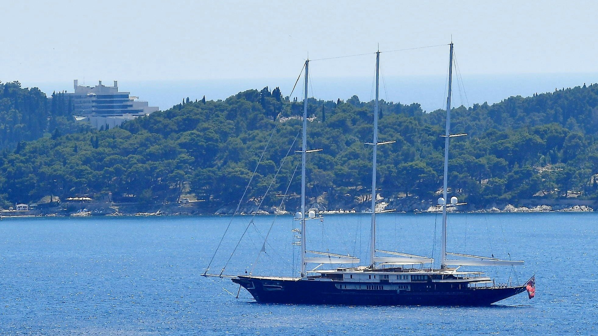 Nach ihrer Eheschließung kehren Jeff Bezos und Lauren mit der "Koru" an die Adria zurück.