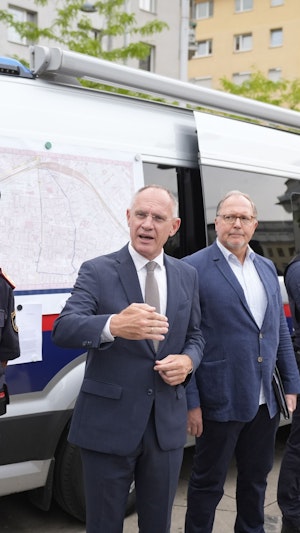 Jugendkriminalität in Wien: Zahl der syrischen Tatverdächtigen unter 14 steigt drastisch. Minister Karner betont Handlungsbedarf und Maßnahmen.