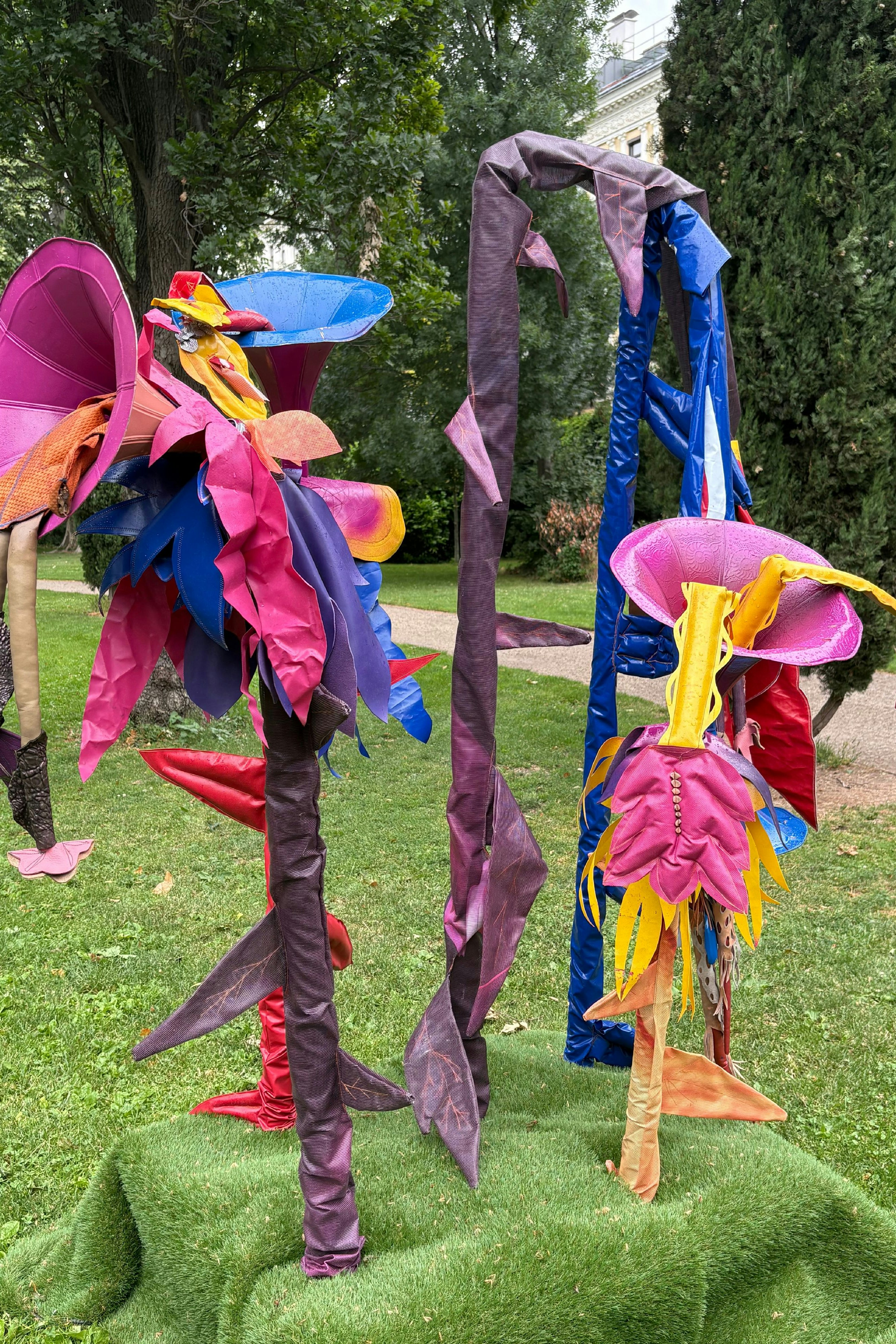 Eines der Kunstwerke aus der Schau "Augartensommer"