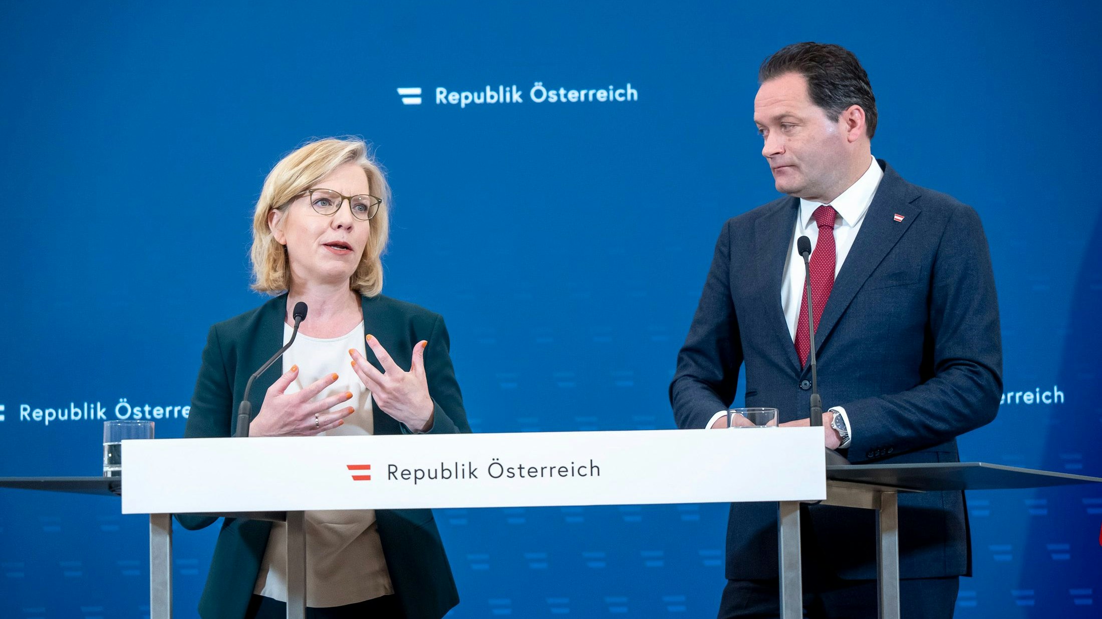 Heute.at - Anderer Zugang – Minister teilt gegen Gewessler aus