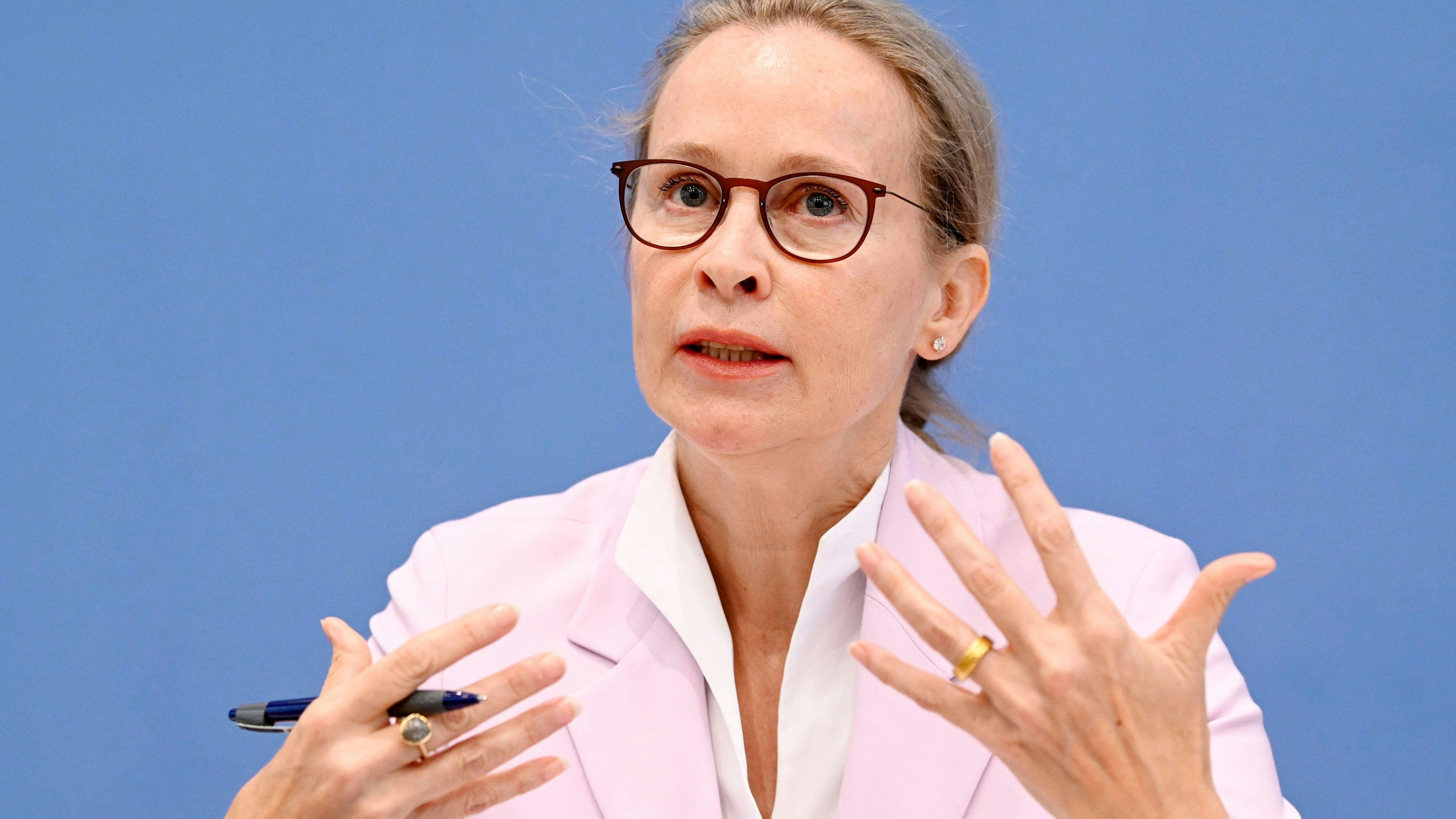 Heute.at - Realitätsfern – Umstrittene Kandidatin wehrt sich