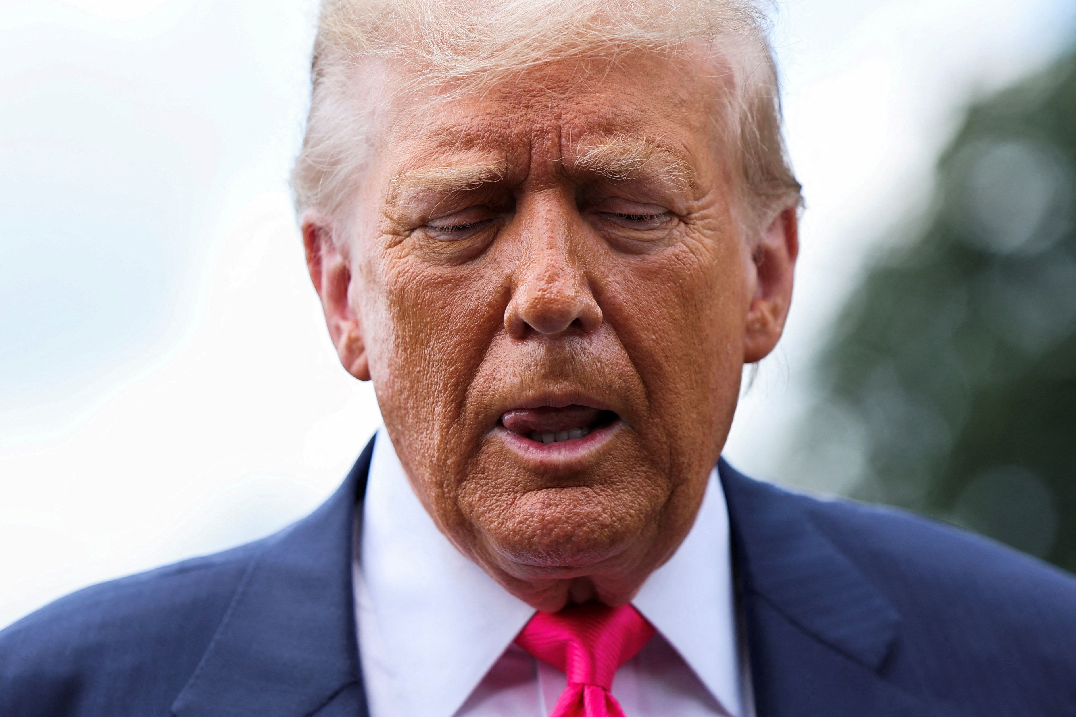 Donald Trump und seine Regierung werden wegen des Kurswechsels im Fall des verstorbenen Sexualstraftäters Jeffrey Epstein kritisiert.