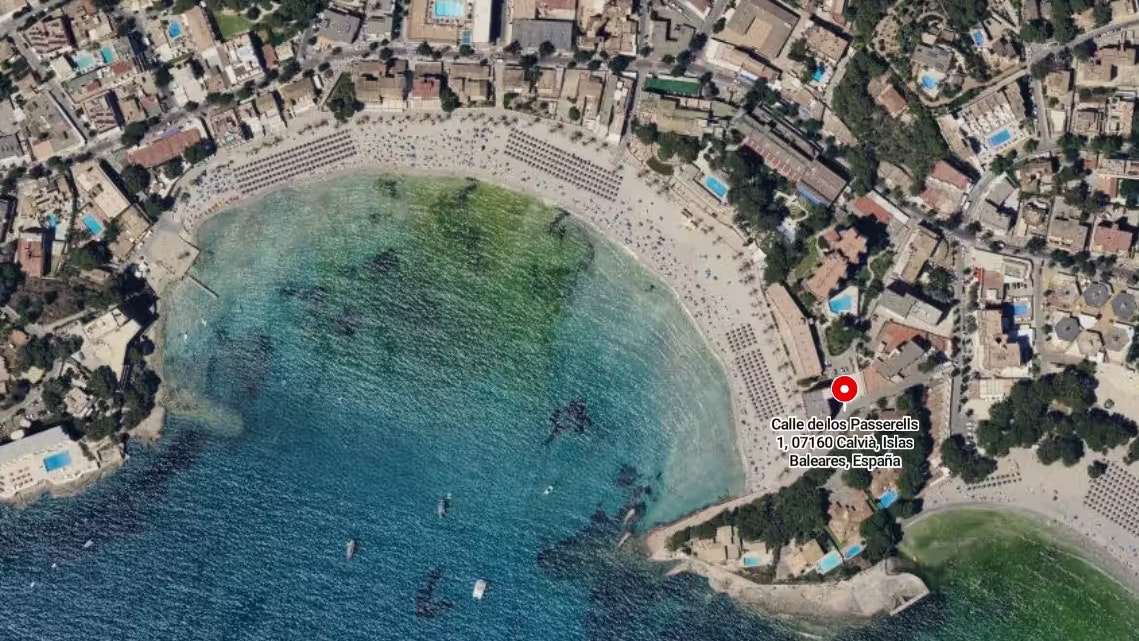 Mit der Adresse des Restaurants lässt sich der Standort des angeblich so schmalen Gebäudes exakt lokalisieren.