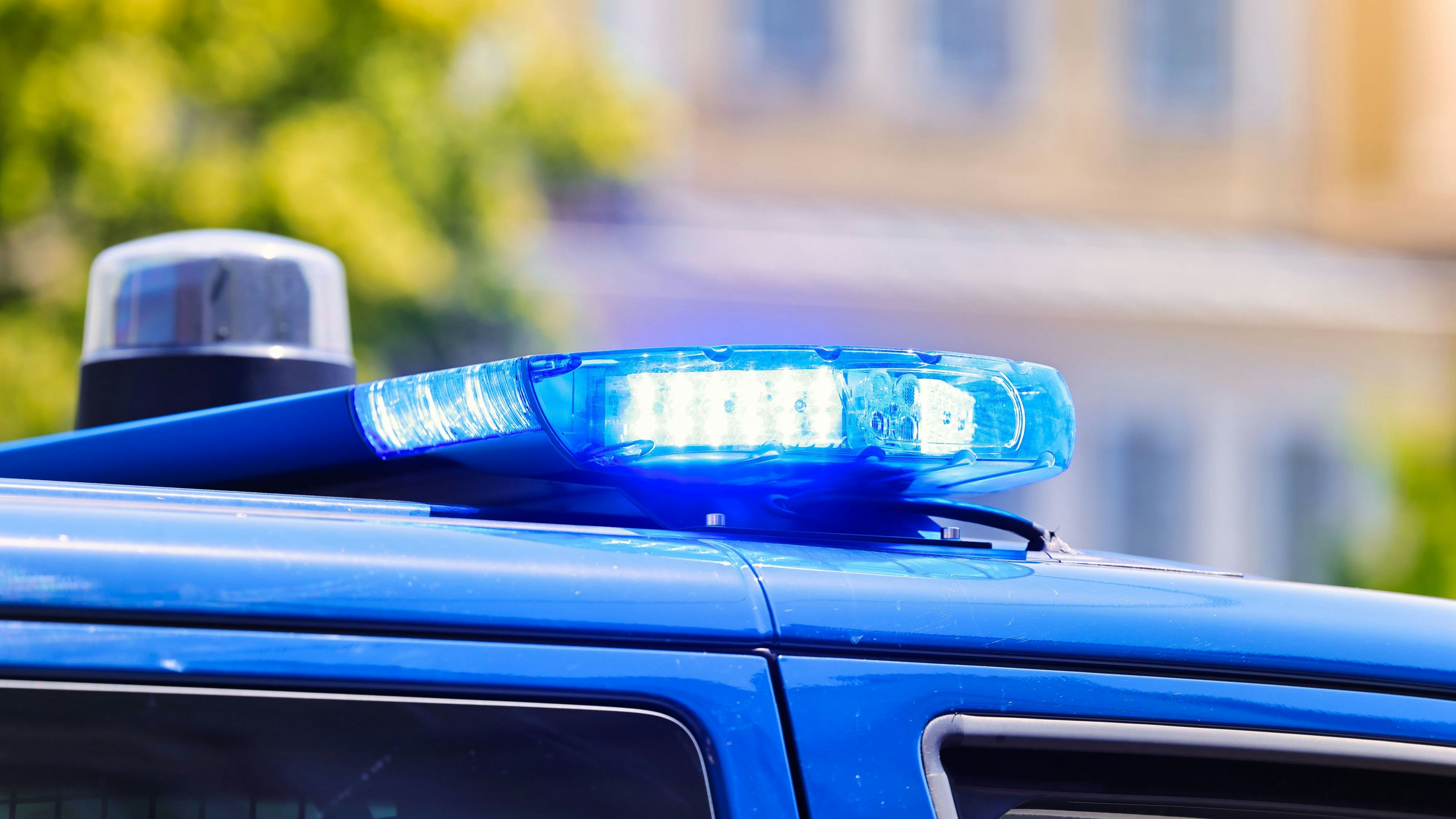 Heute.at - 85 km/h zu schnell! Polizei nimmt Raser Auto ab