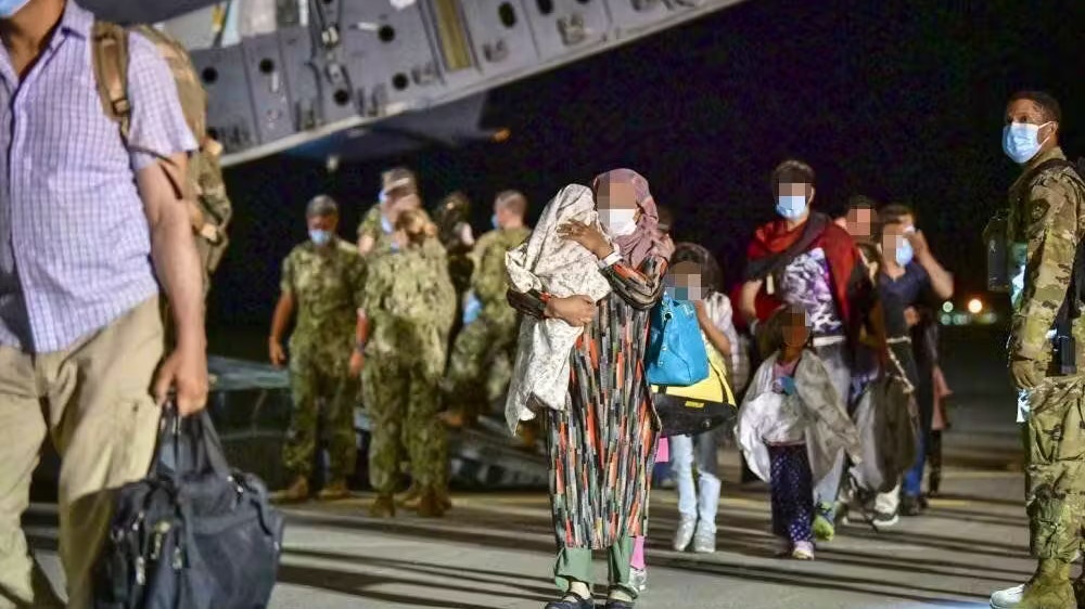 Heute.at - Briten flogen heimlich Tausende Afghanen ein