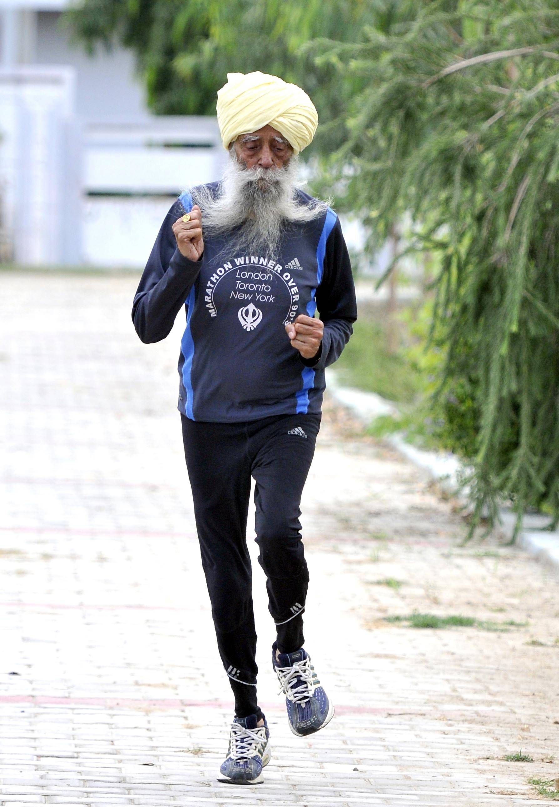 Fauja Singh lief als einziger Hundertjähriger einen Marathon.
