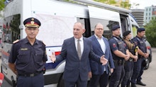 Innenminister: "Waffen und Messer aus Verkehr ziehen"