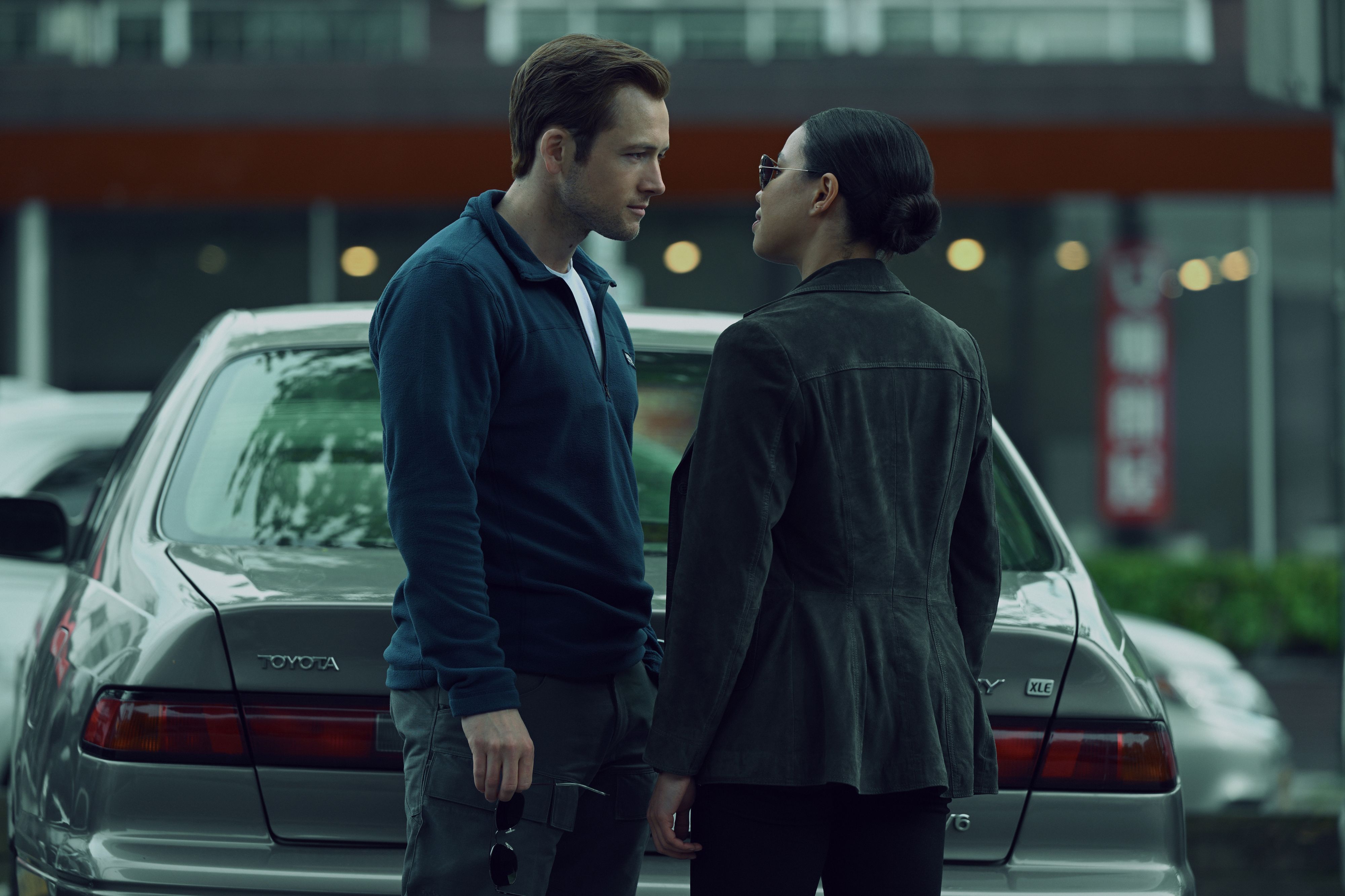 Kommen sich auch persönlich langsam näher: die Cops Gudsen und Michelle Calderon (Jurnee Smollett)