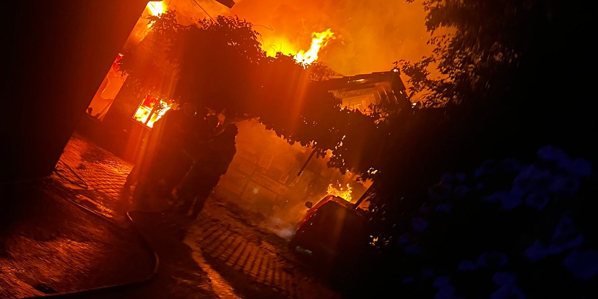 Das Gebäude wurde bei dem Großbrand völlig beschädigt. 