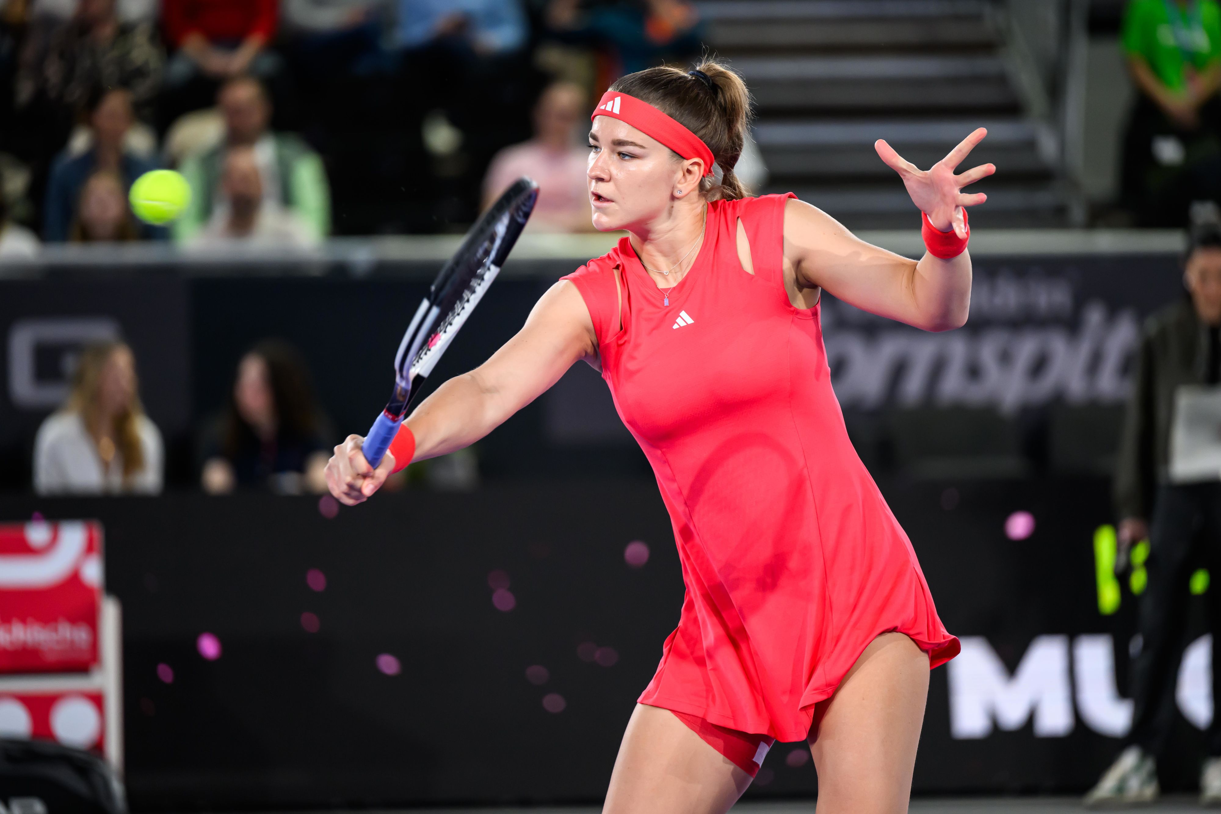 Tennis-Ass Muchova wirft erneut ihren Trainer raus.