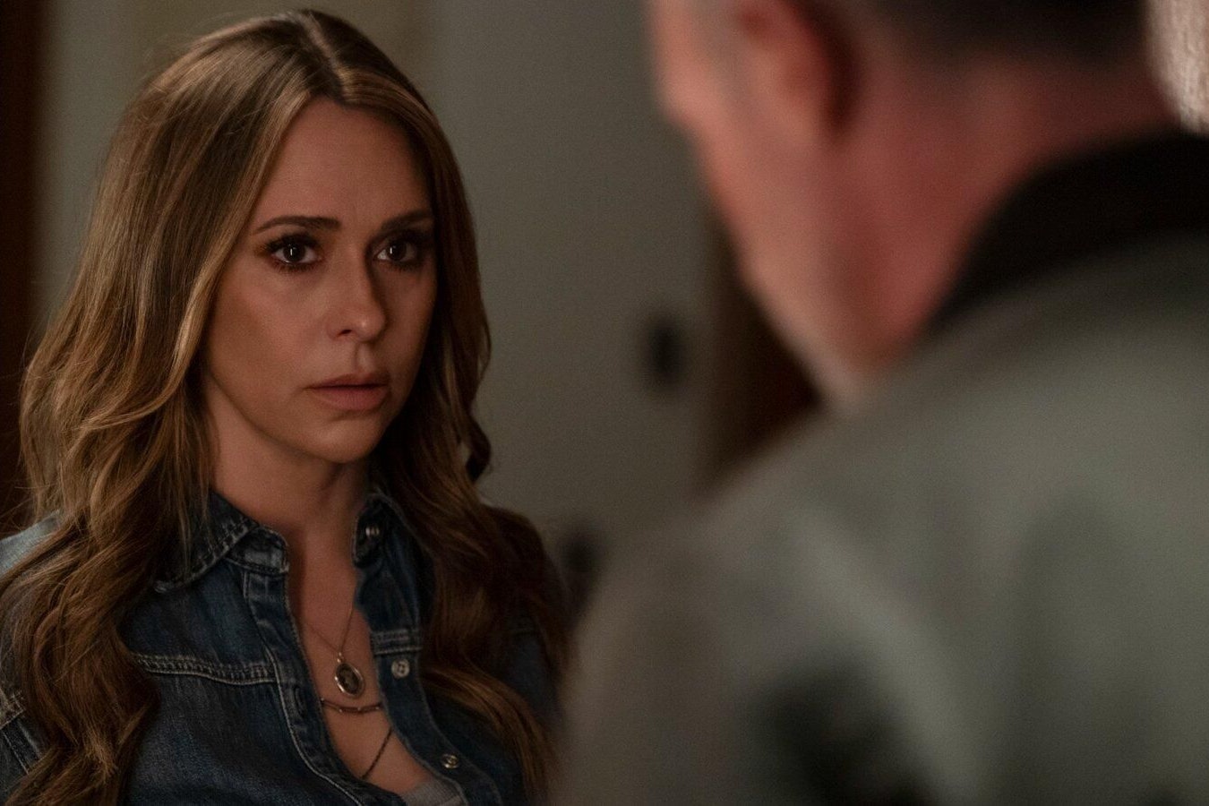 Muss sich nach 28 Jahren wieder mit einer Mordserie auseinandersetzen: Jennifer Love Hewitt in "Ich weiß, was du letzten Sommer getan hast"