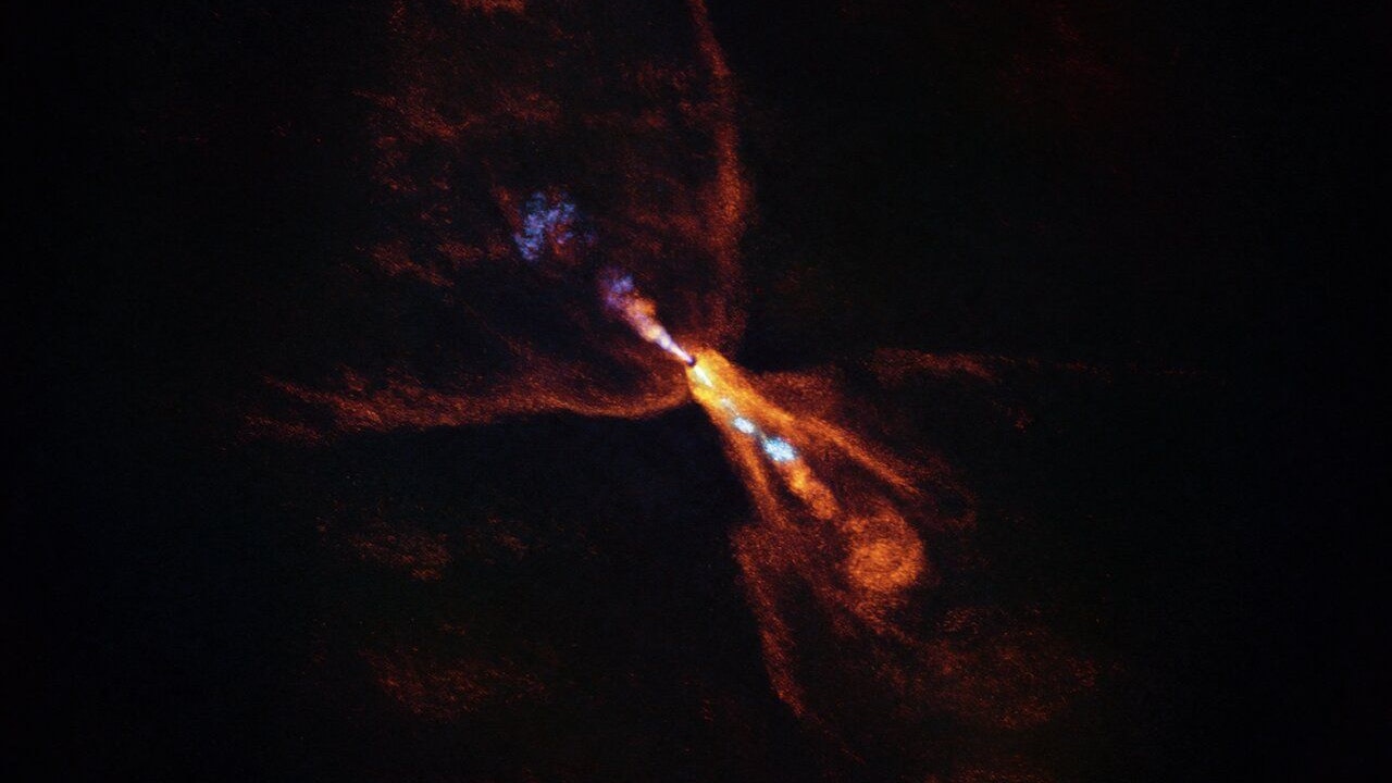 Dieses von der Europäischen Südsternwarte (ESO) am 16. Juli 2025 veröffentlichte und mit dem Atacama Large Millimeter/Submillimeter Array (ALMA) aufgenommene Bild zeigt HOPS-315, einen Baby-Stern, bei dem Astronomen Anzeichen für die frühesten Stadien der Planetenbildung beobachtet haben.