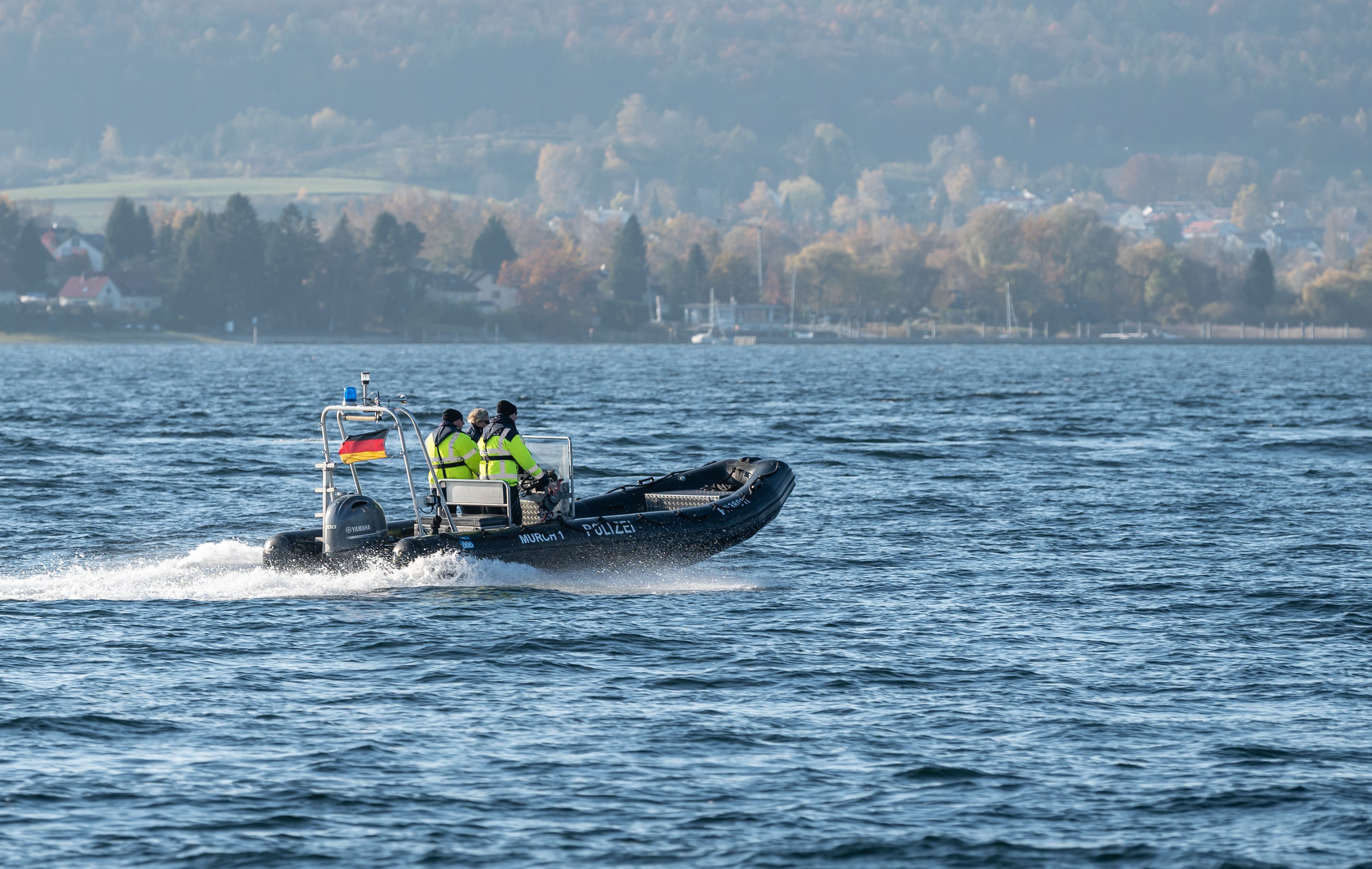 Die 89-jährige Lenkerin fuhr über die Uferböschung in den Bodensee.