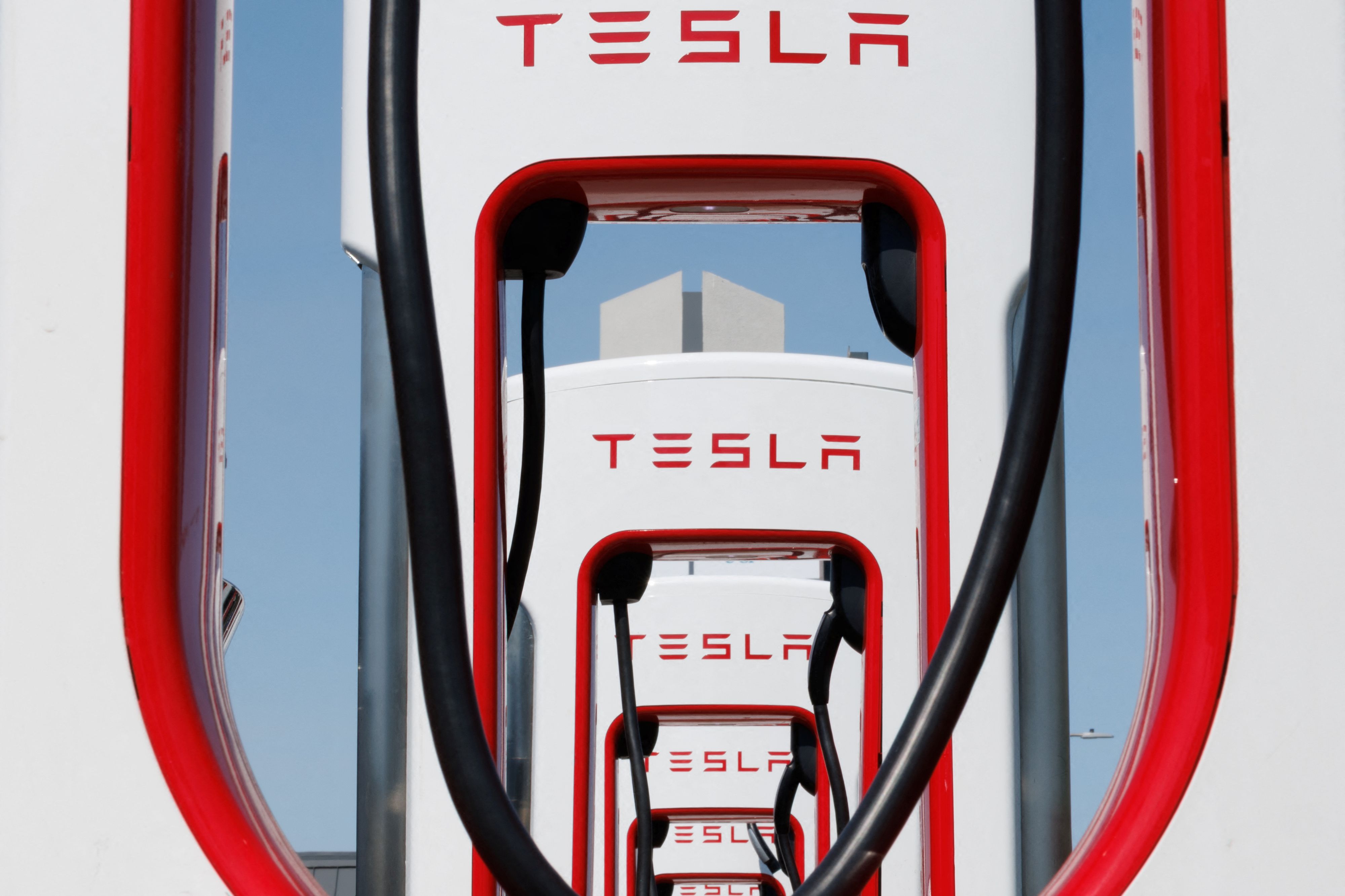 Tesla springen die Top-Manager ab, wie das 