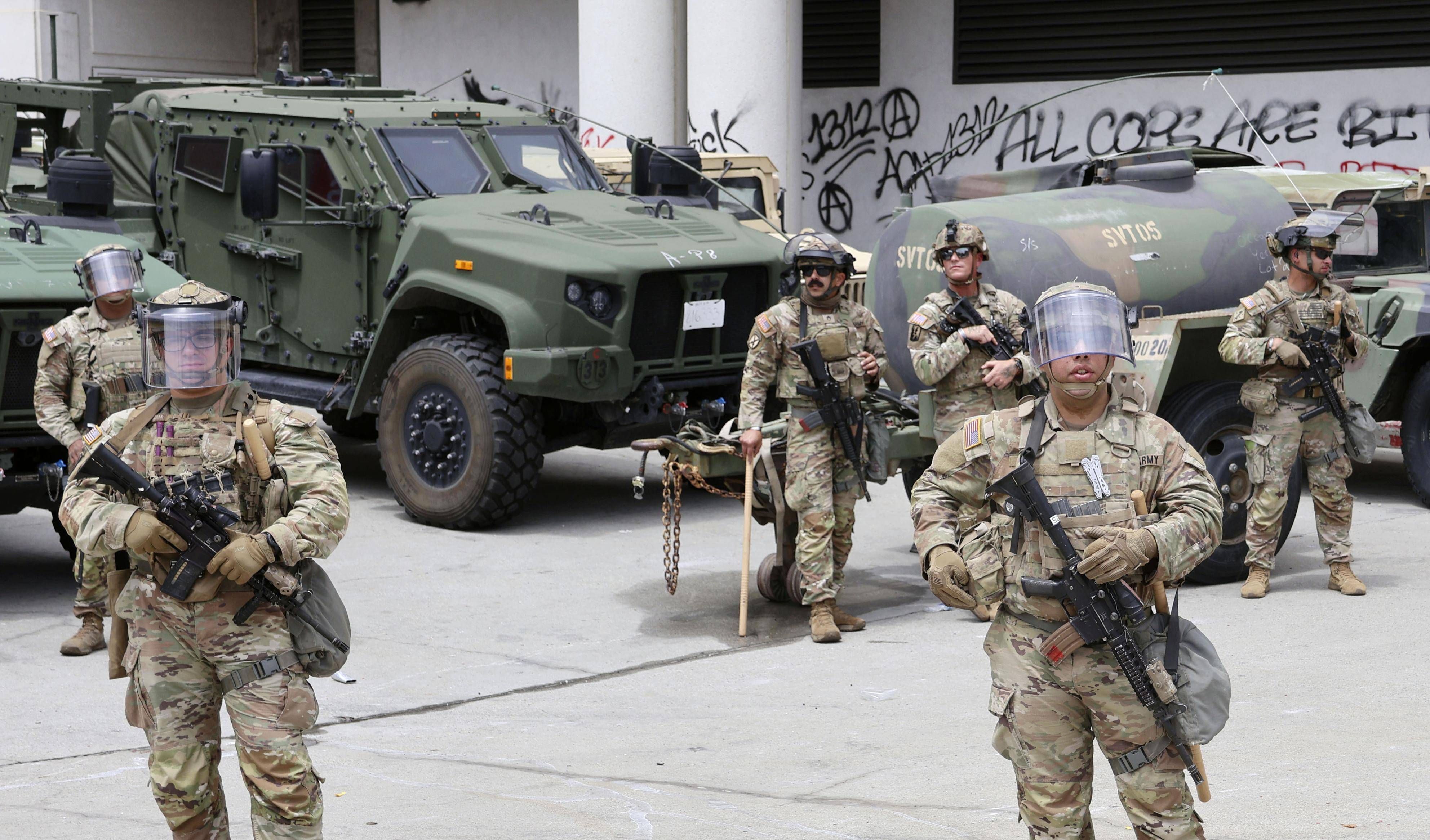 Insgesamt 2000 Nationalgardisten sollen Los Angeles verlassen.