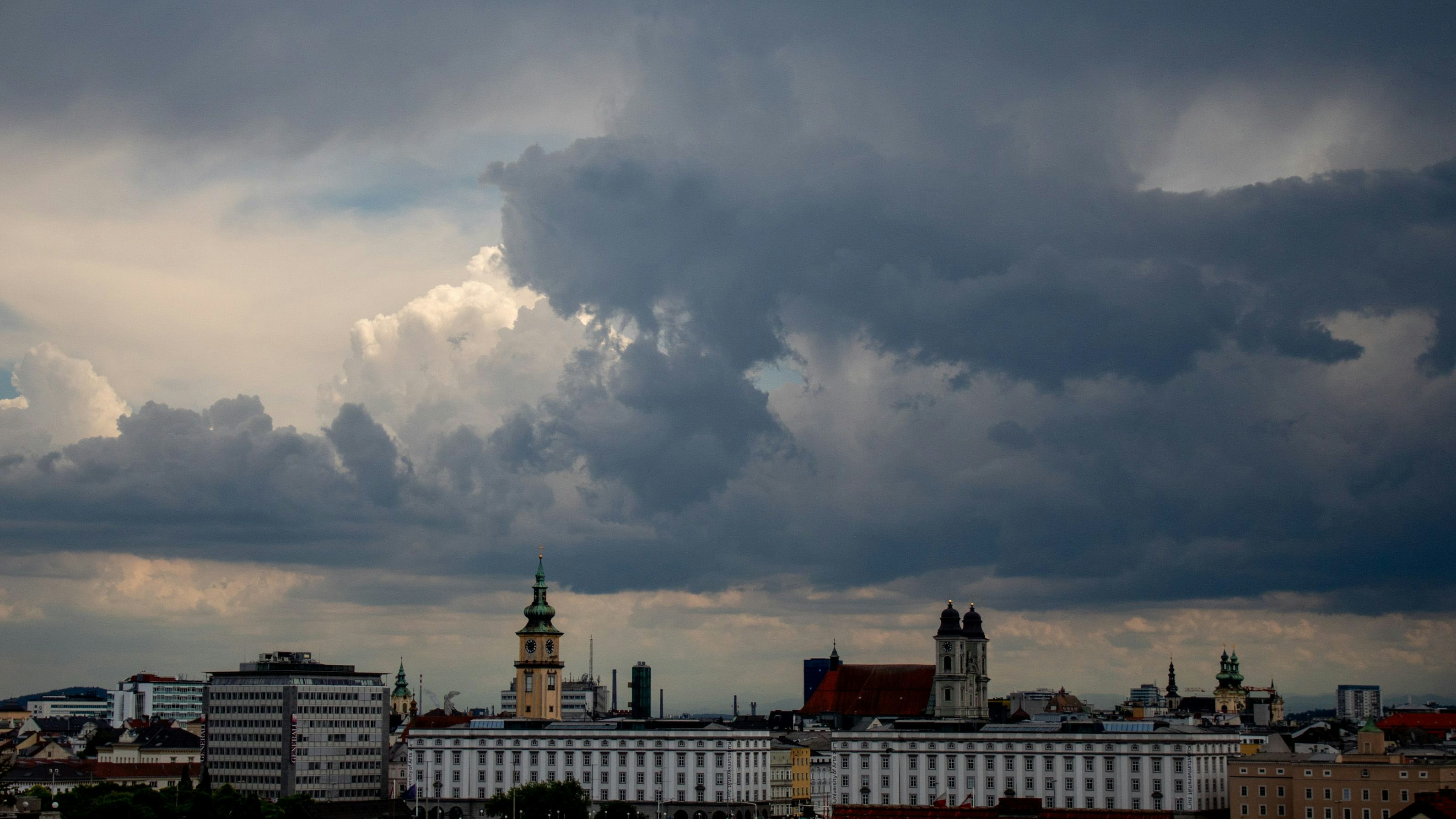 Regenwetter statt brütender Hitze: Die erste Julihälfte verlief überraschend mild.