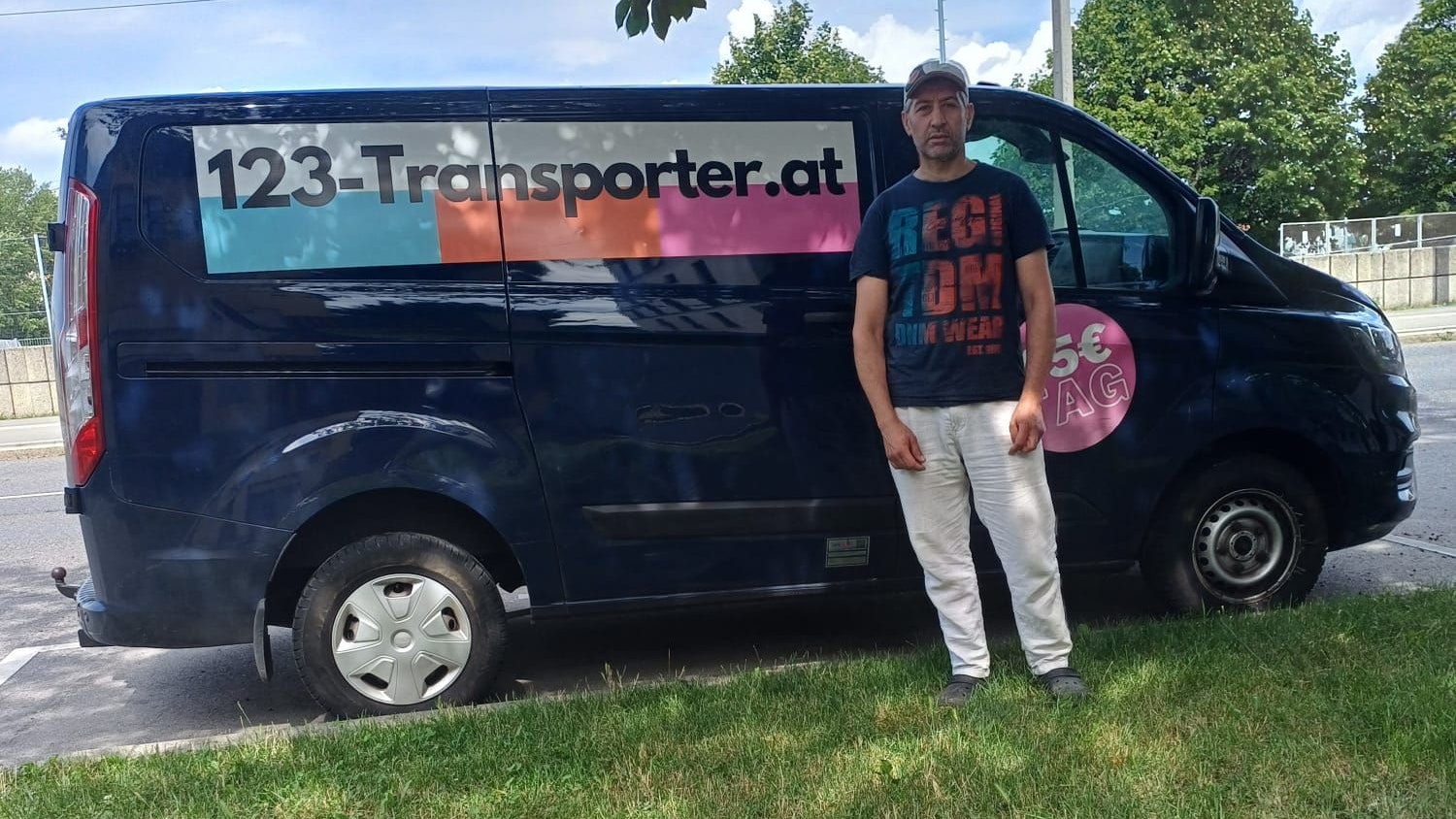 Alpaslan kann den Wagen nicht fortbewegen – er befürchtet nun weitere Mehrkosten.