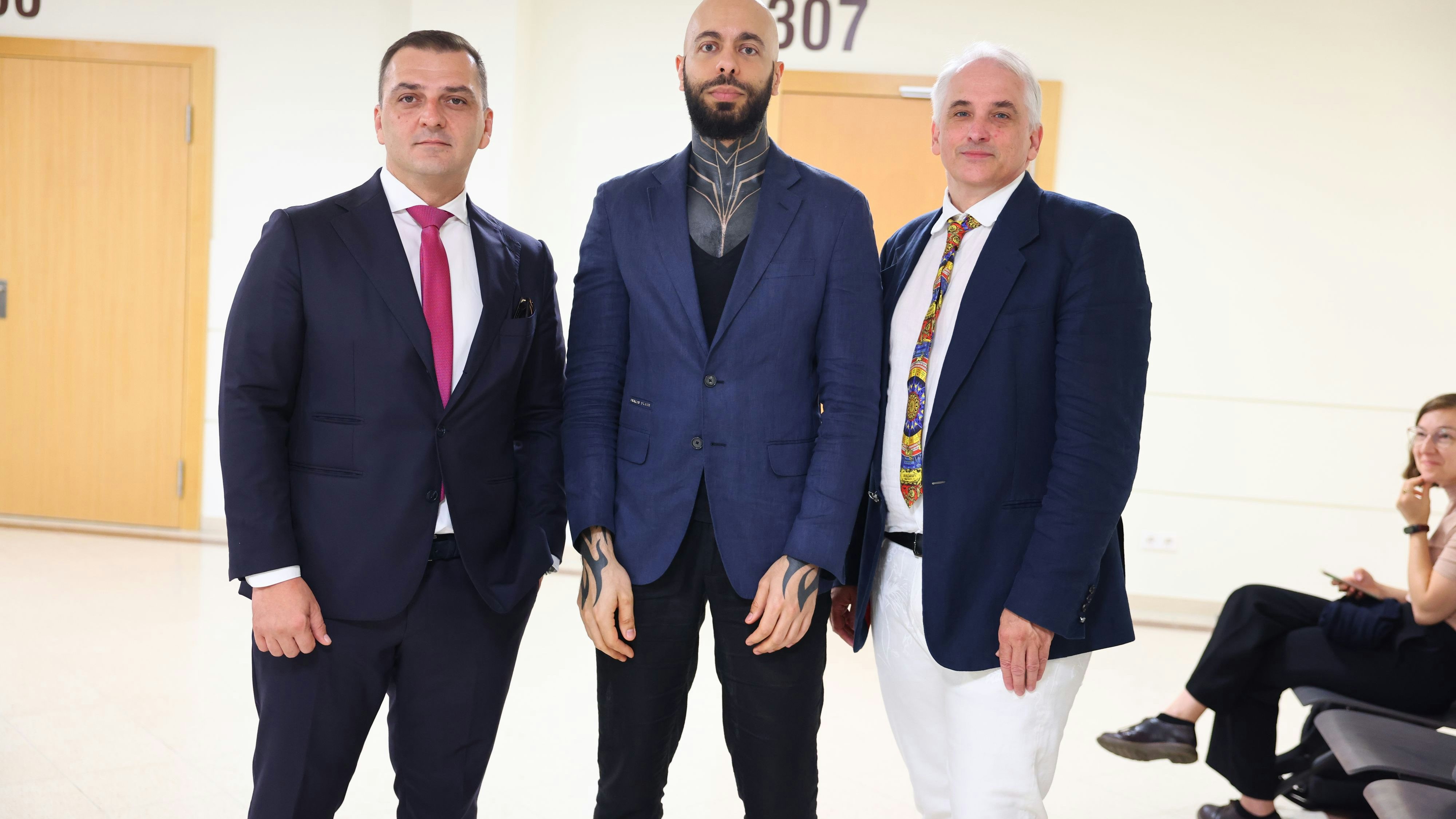 Modisch und juristisch top: Mirsad Musliu, Amir Ahmed und Michael Dohr (v.l.n.r.)