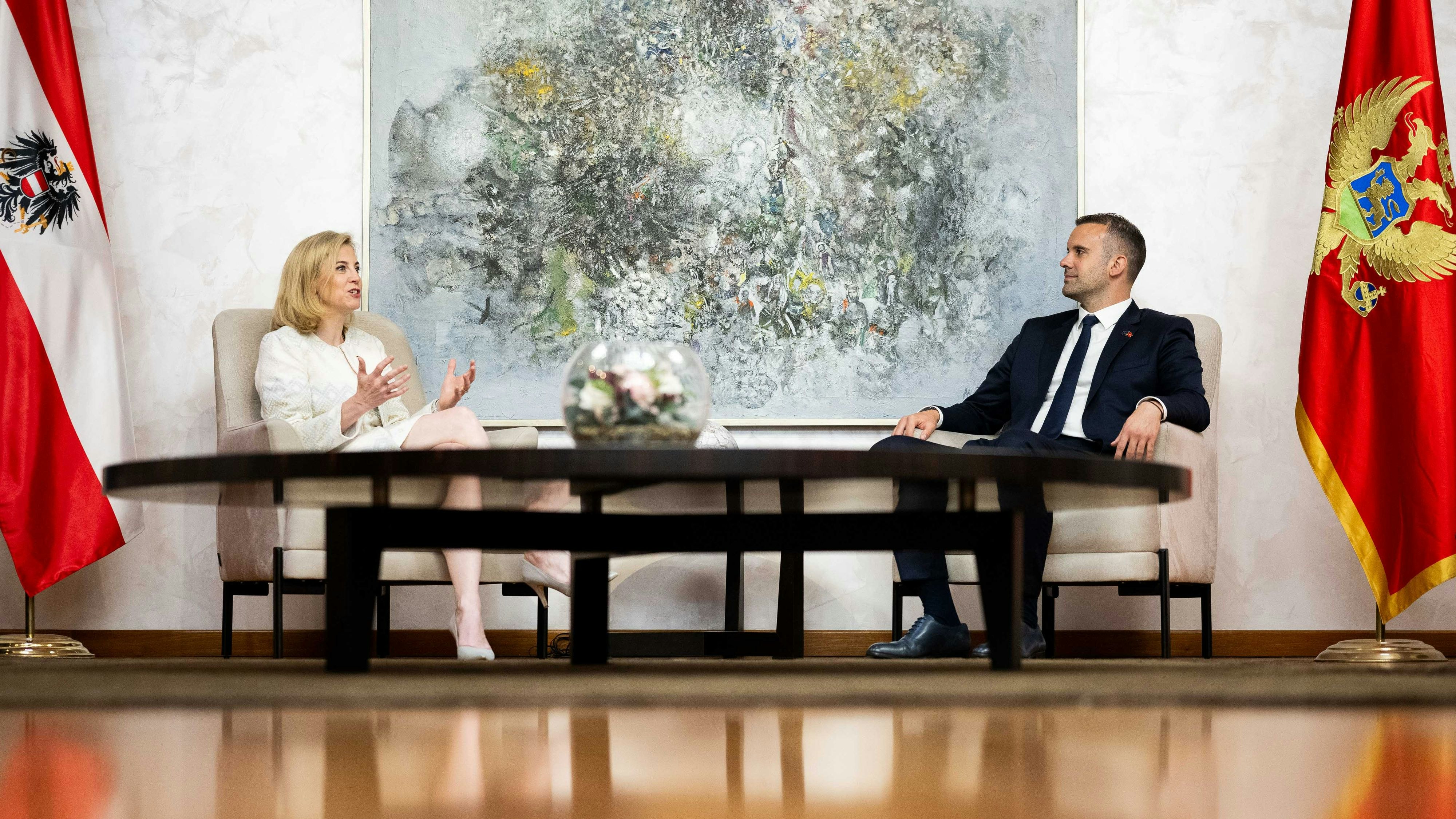 Heute.at - Entscheidender Faktor – Meinl-Reisinger in Montenegro