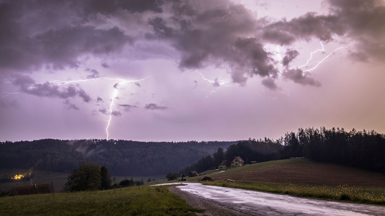 Neue Gewitter rollen heran.