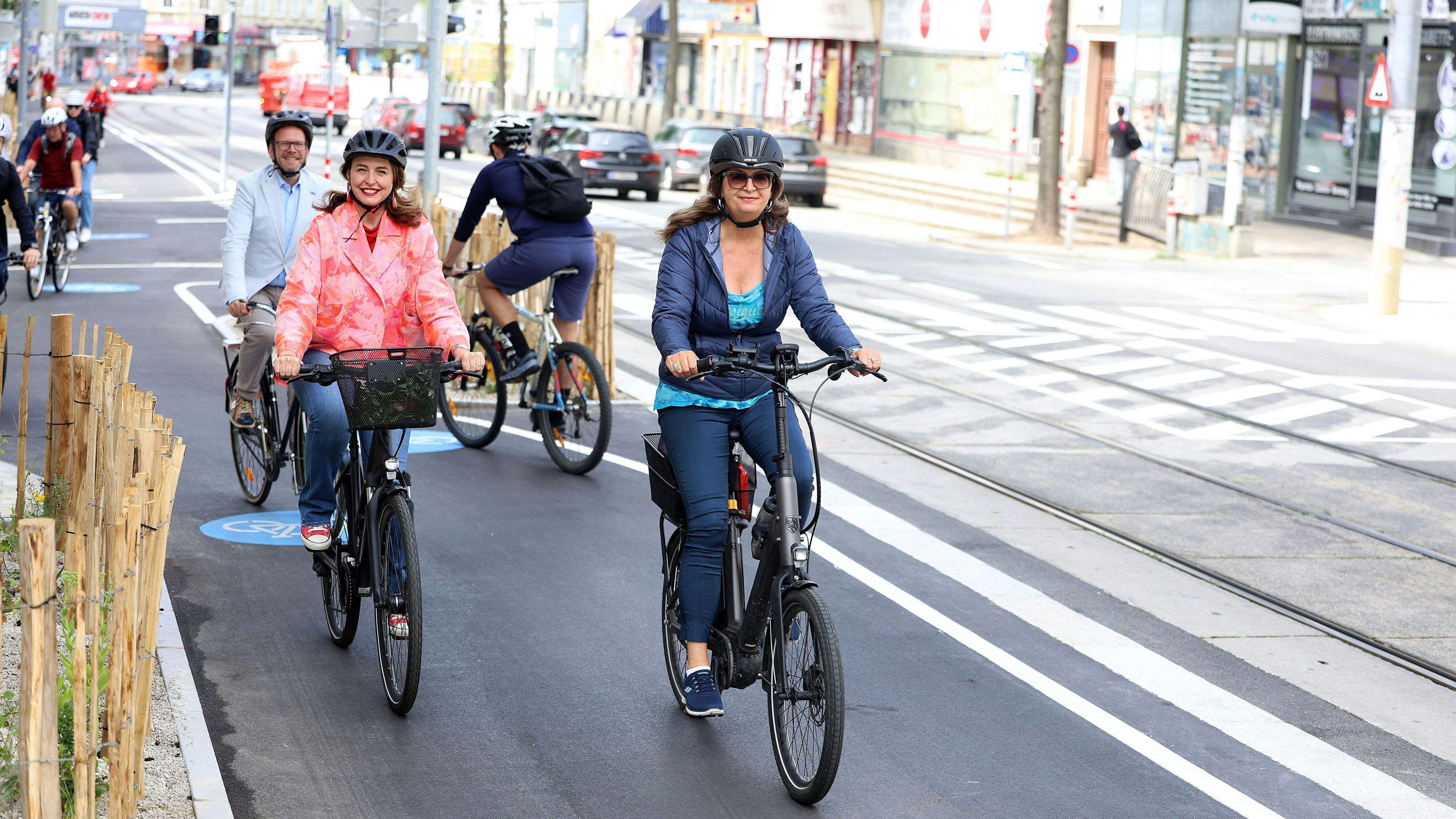 FT "Fertigstellung äußere Mariahilfer Straße" mit StR*in Ulli Sima und BV Dietmar Baurecht