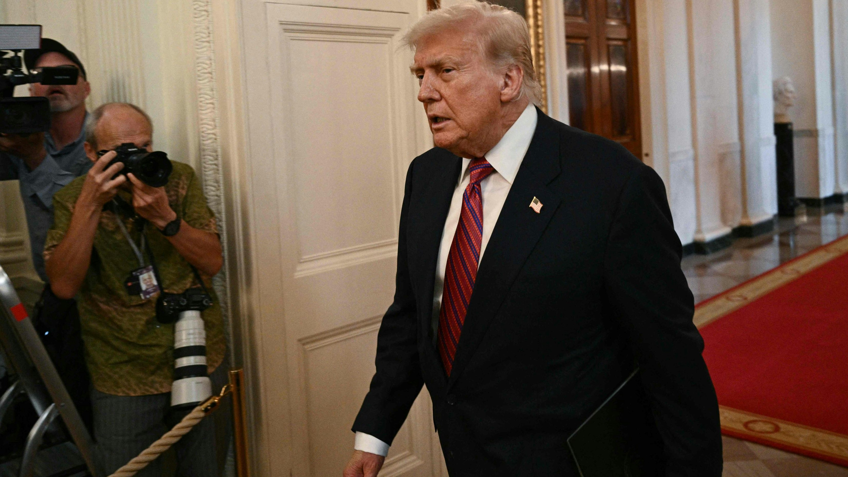 Wegen einem Bericht verklagte der US-Präsident das Wall Street Journal auf 10 Milliarden Dollar
