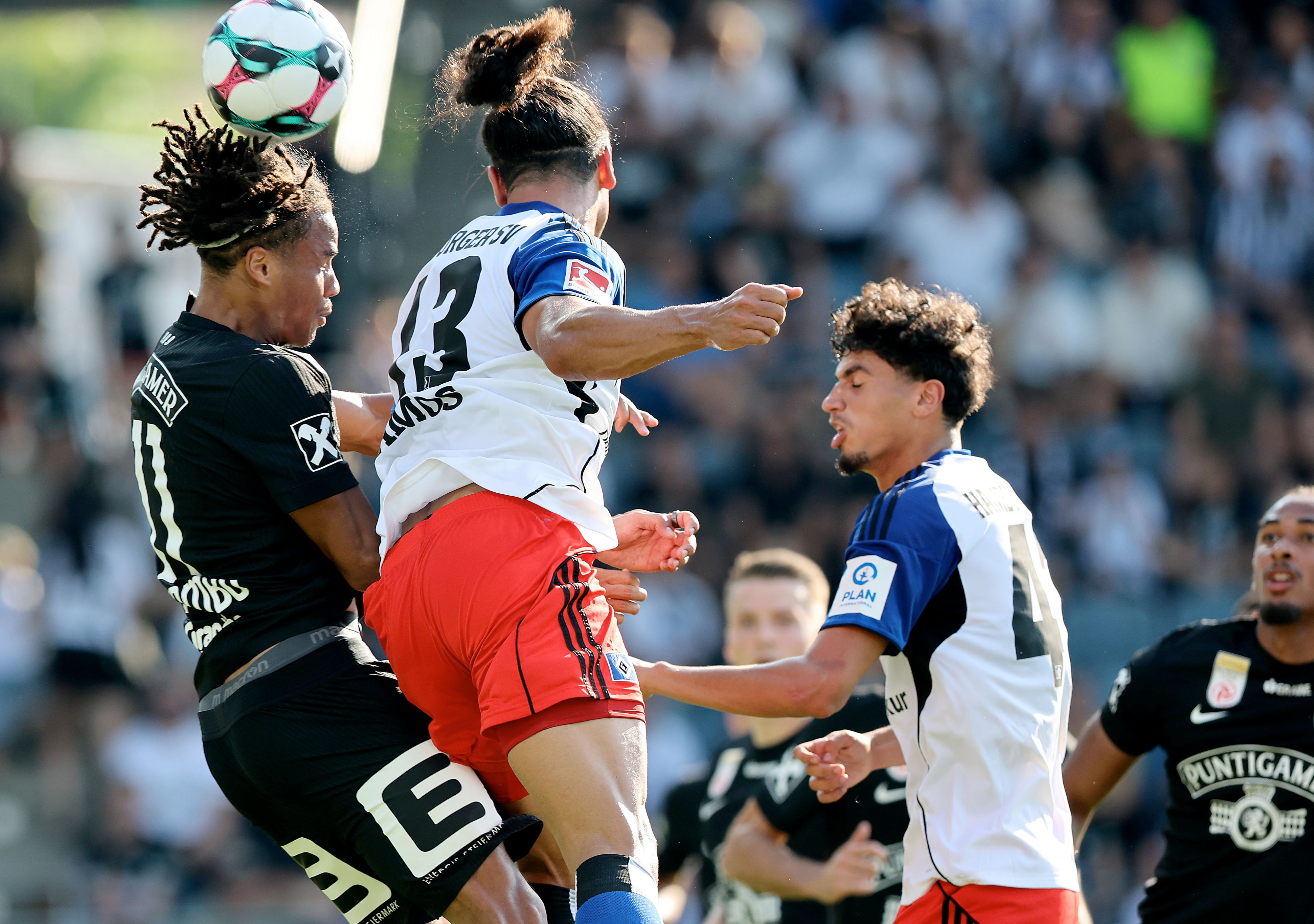 Sturm Graz schlägt den Hamburger SV souverän. 