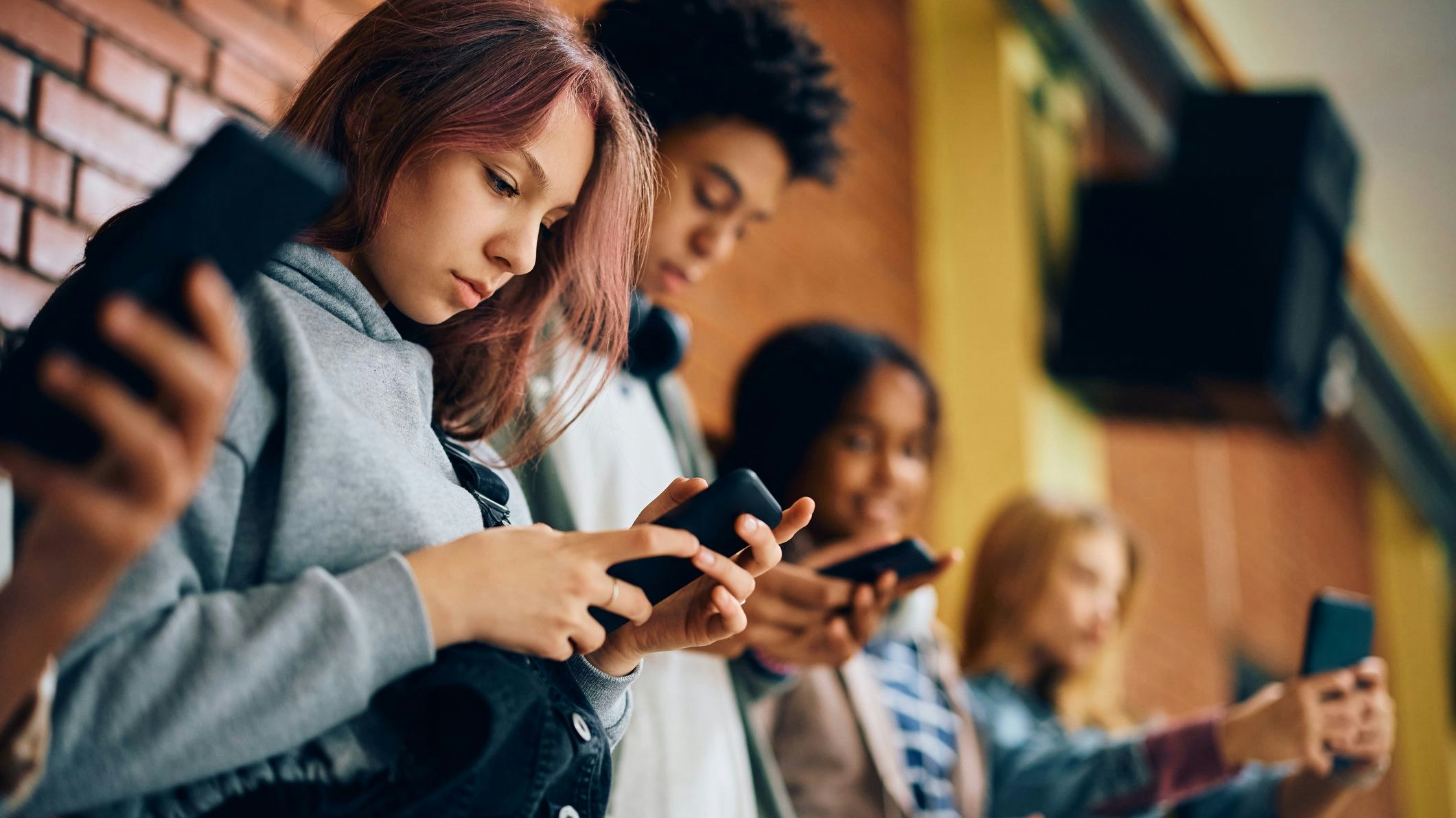 Künftig soll die Altersgrenze für Social Media 15 Jahre betragen.