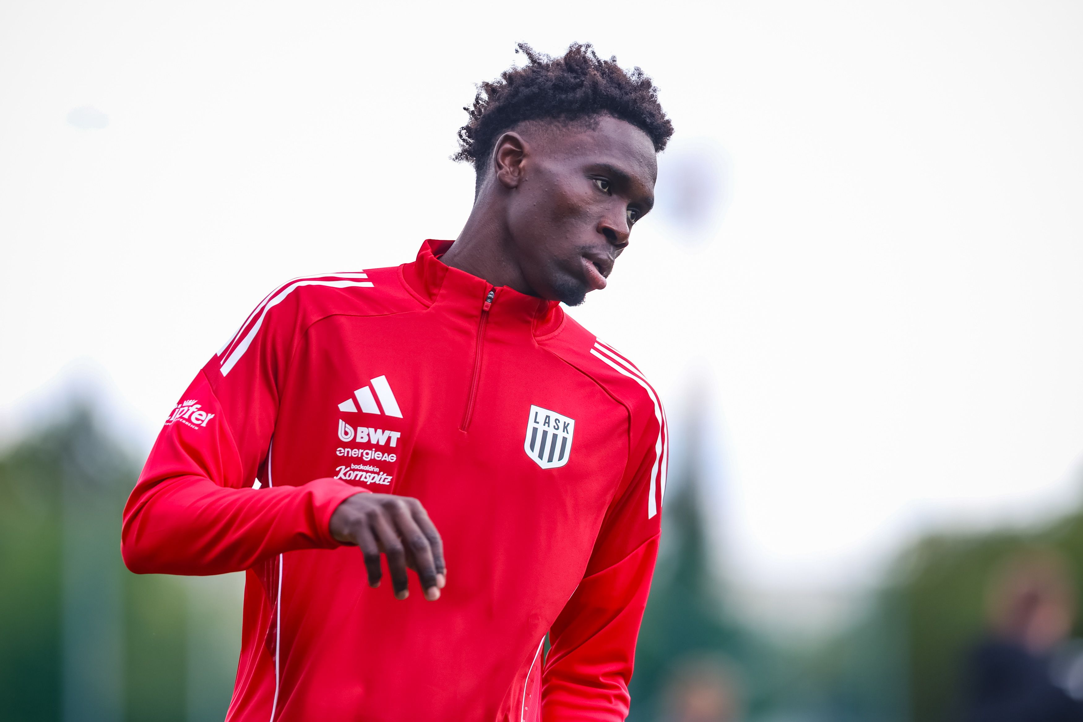 Modou Cisse wechselt im Sommer 2026 vom LASK zu Aston Villa. 