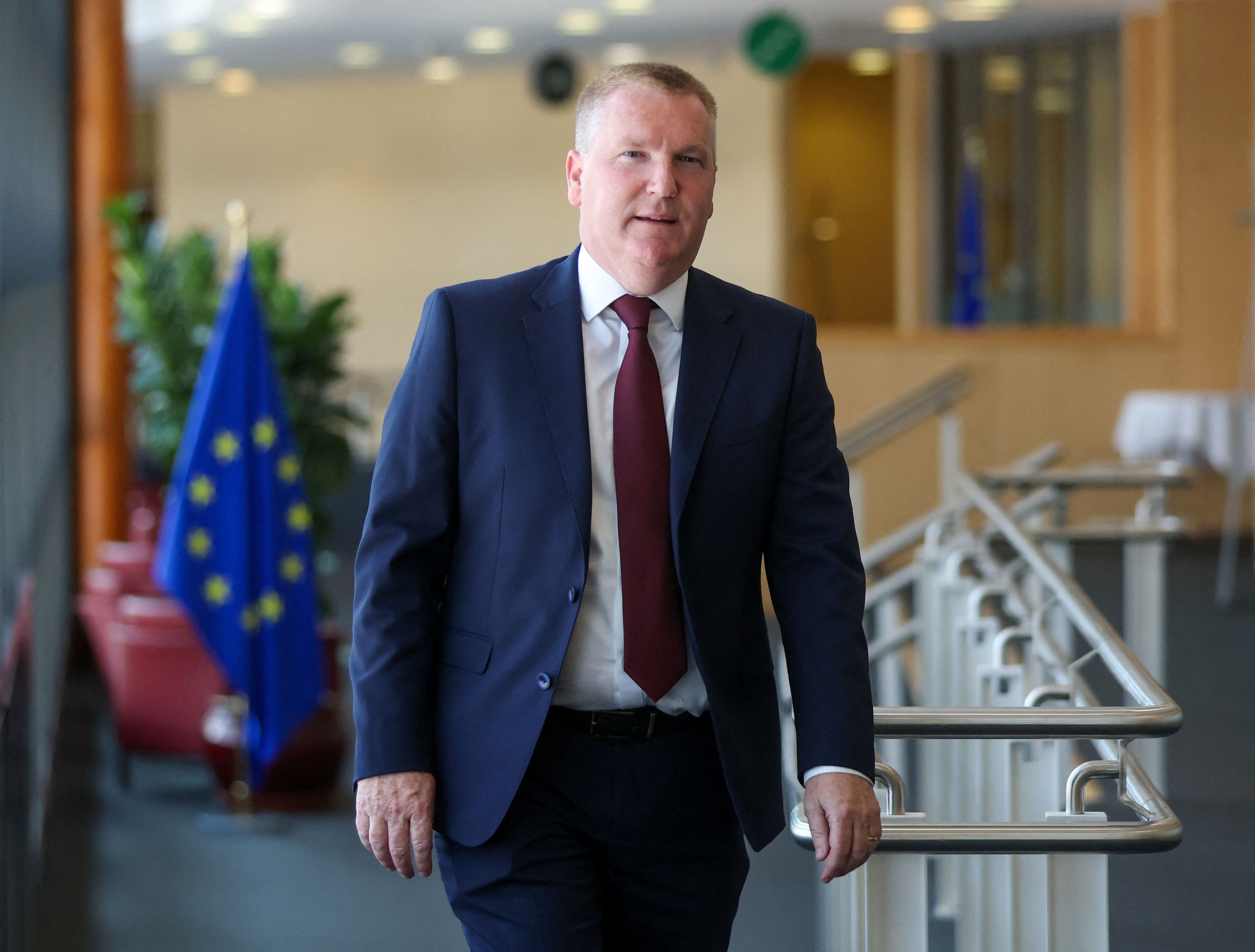 Michael McGrath, EU-Kommissar für Justiz und Rechtsstaatlichkeit, ist genervt darüber, dass Temu und Shein teils giftige Produkte nach Europa liefern.