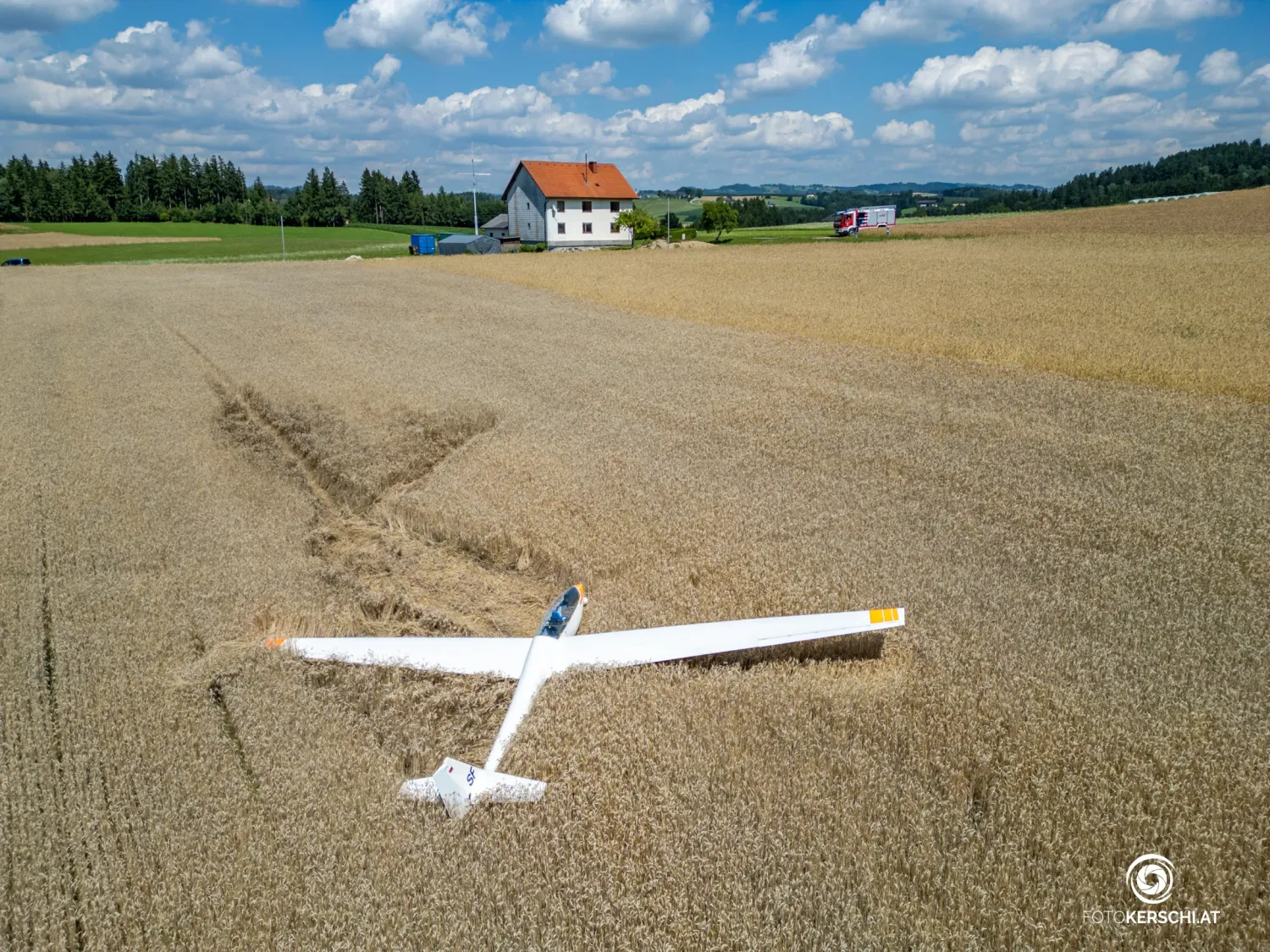 Der Segelflieger verlor wegen mangelnder Thermik plötzlich an Höhe.